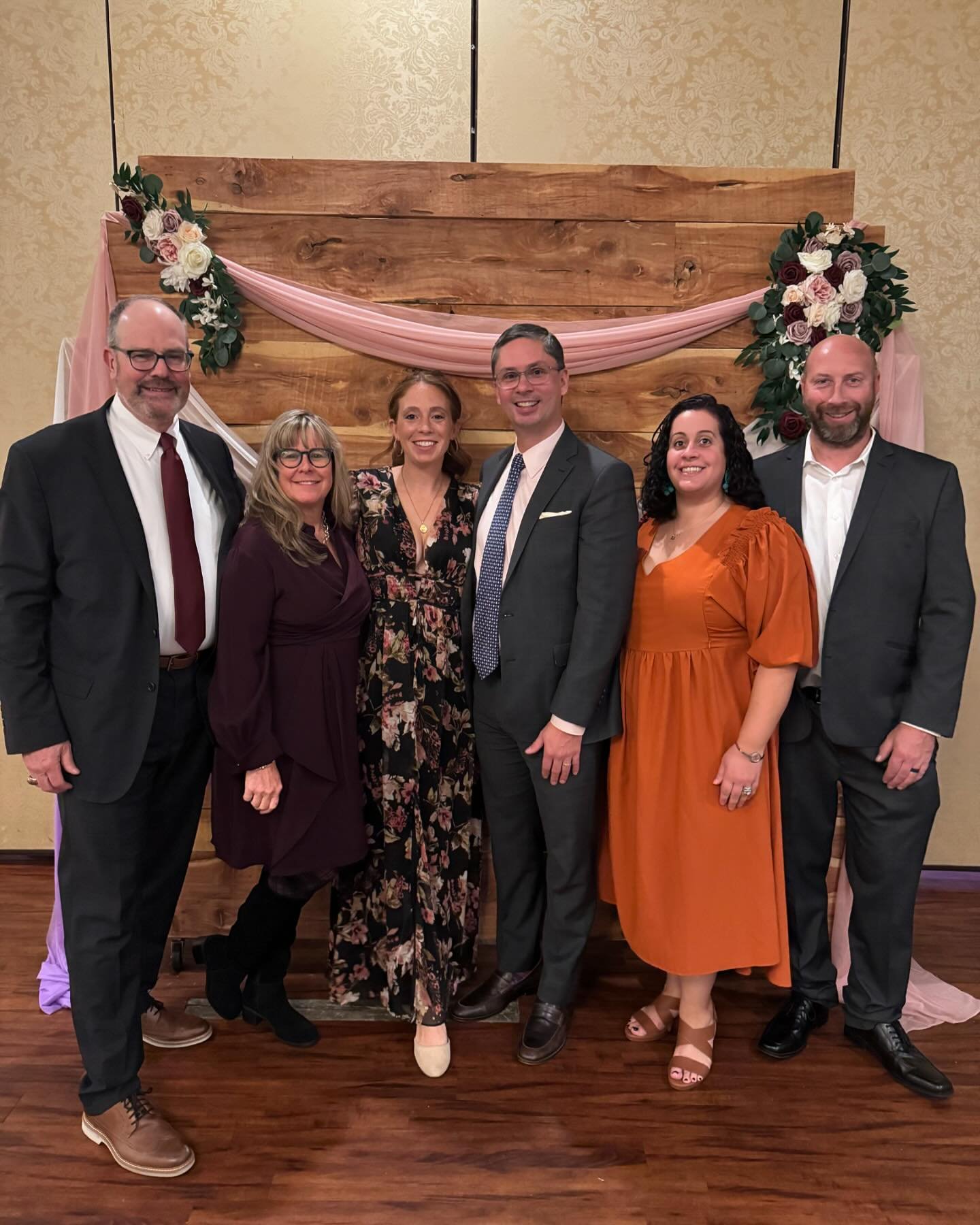 Another amazing Giving Gala in the books for @lida_inc! Honored to be a part of this wonderful organization and to help raise funds for our Community Support Fund!

Thankful to my amazing friends that joined me to support the cause and for my fellow 