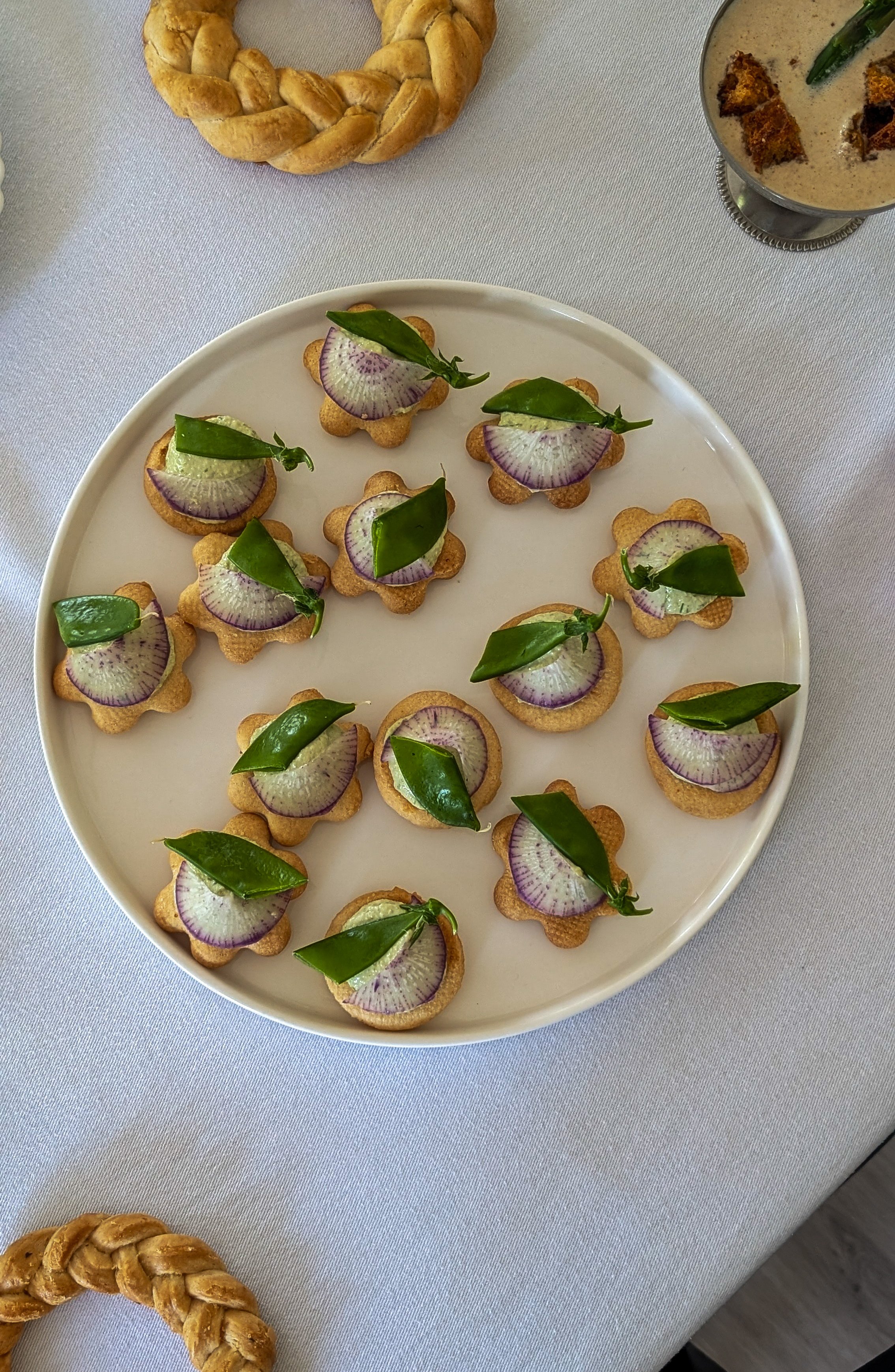 Bouchées salées aux pois gourmands