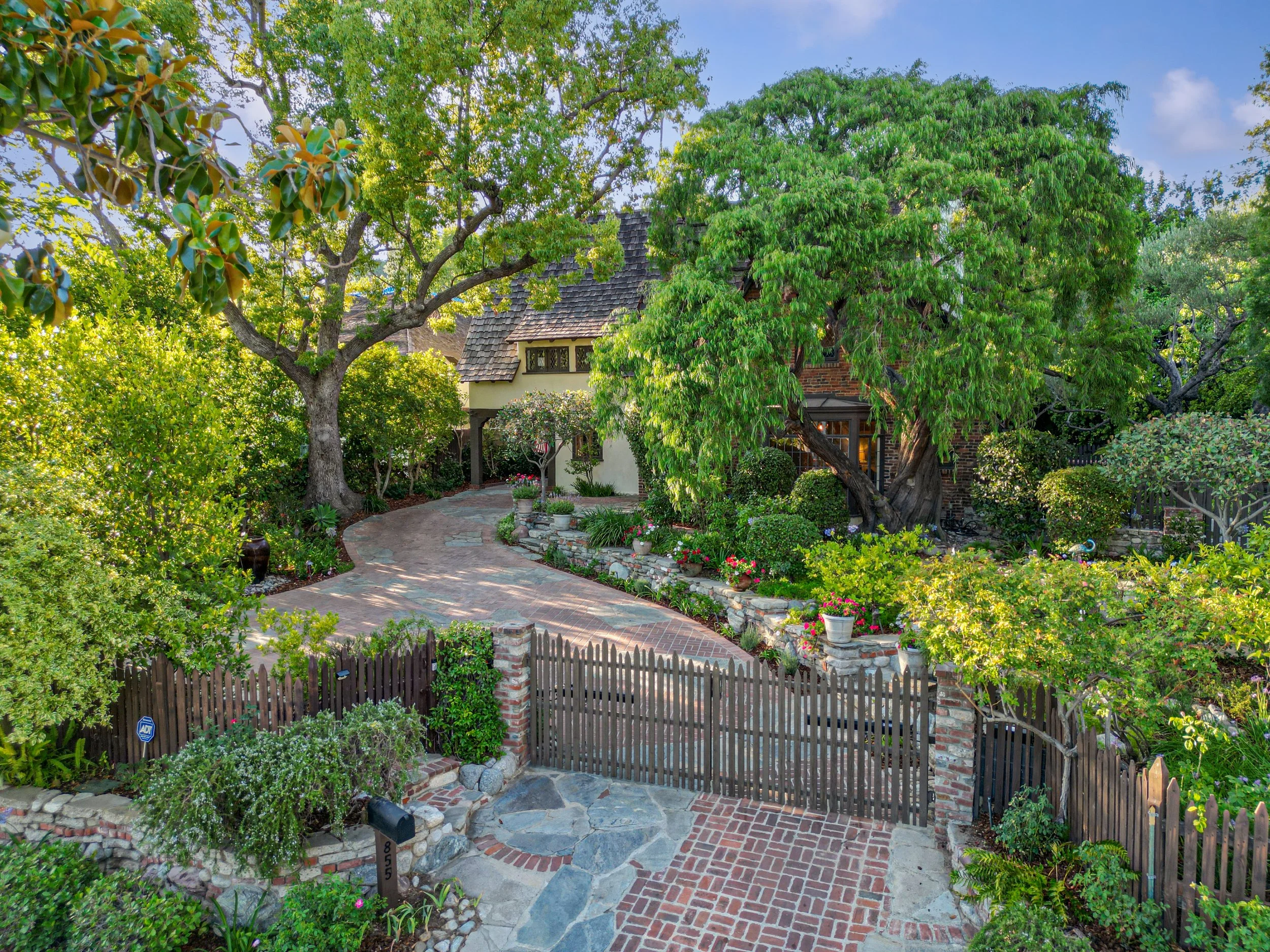 855 Old Mill Road | Pasadena, 91108 (SOLD COE - 8/11/25)