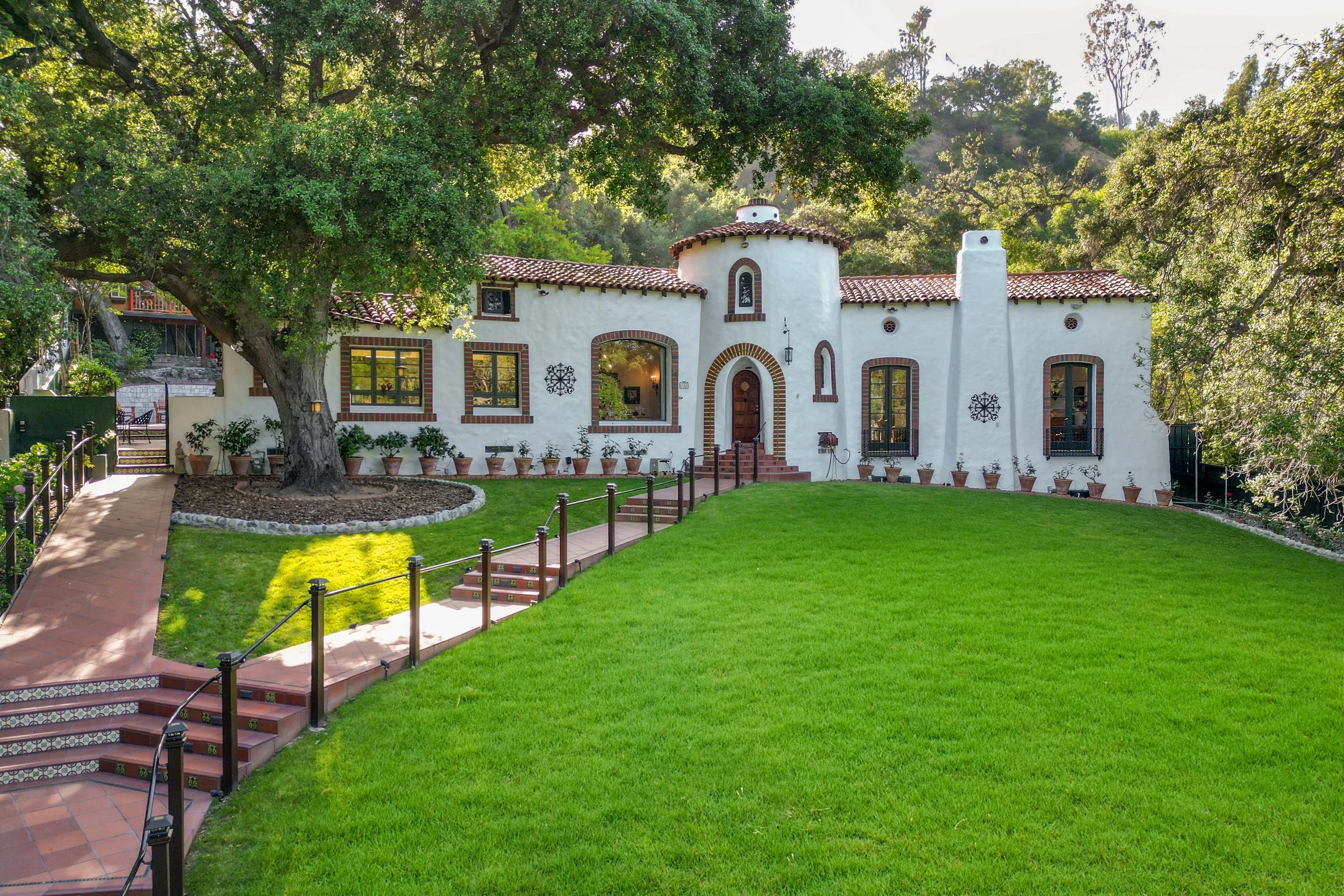 201 La Vereda Road | Pasadena, CA 91105 (SOLD COE - 7/15/25)