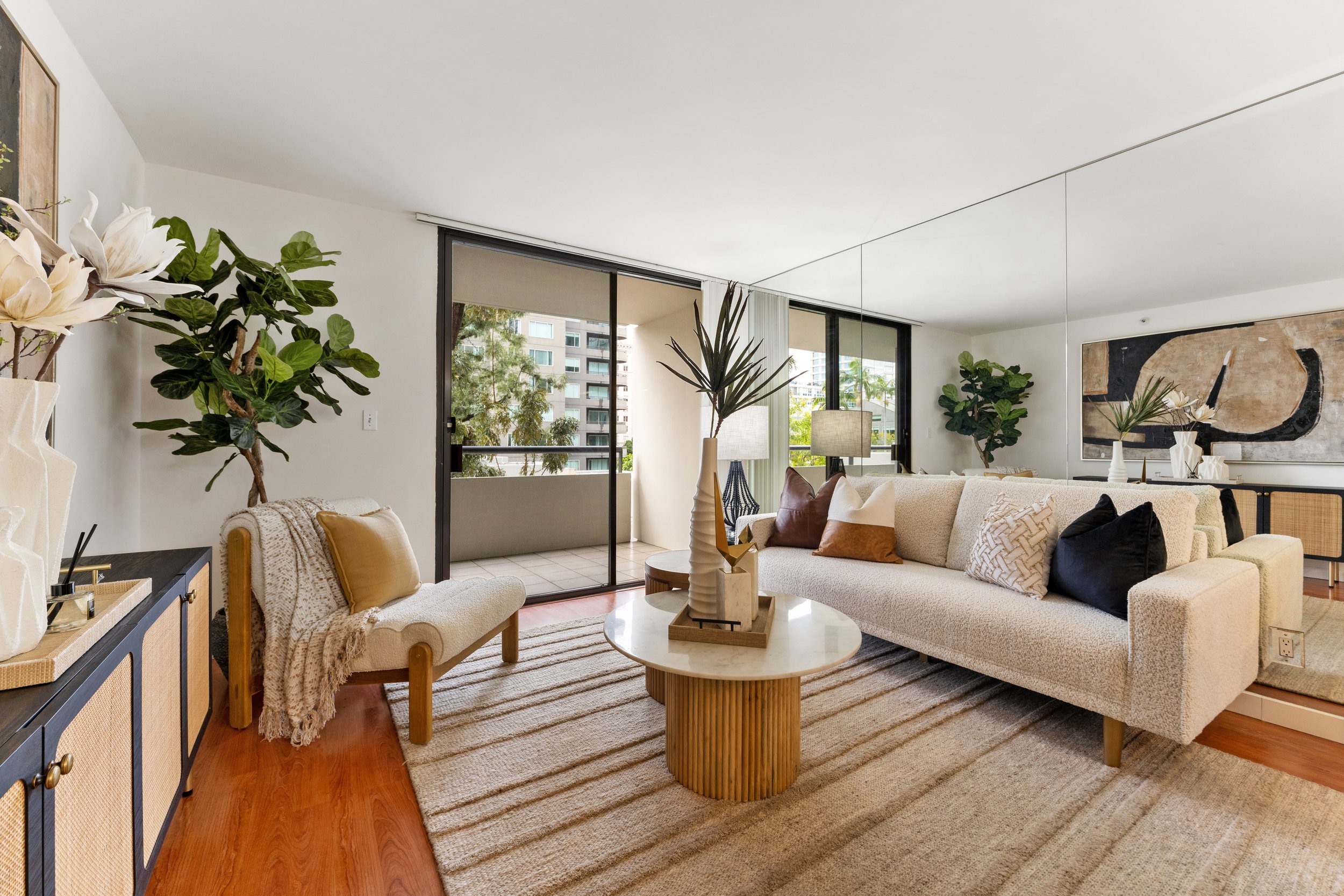 600 W. 9th #302 | Los Angeles, CA 90017 (SOLD COE - 10/14/25)