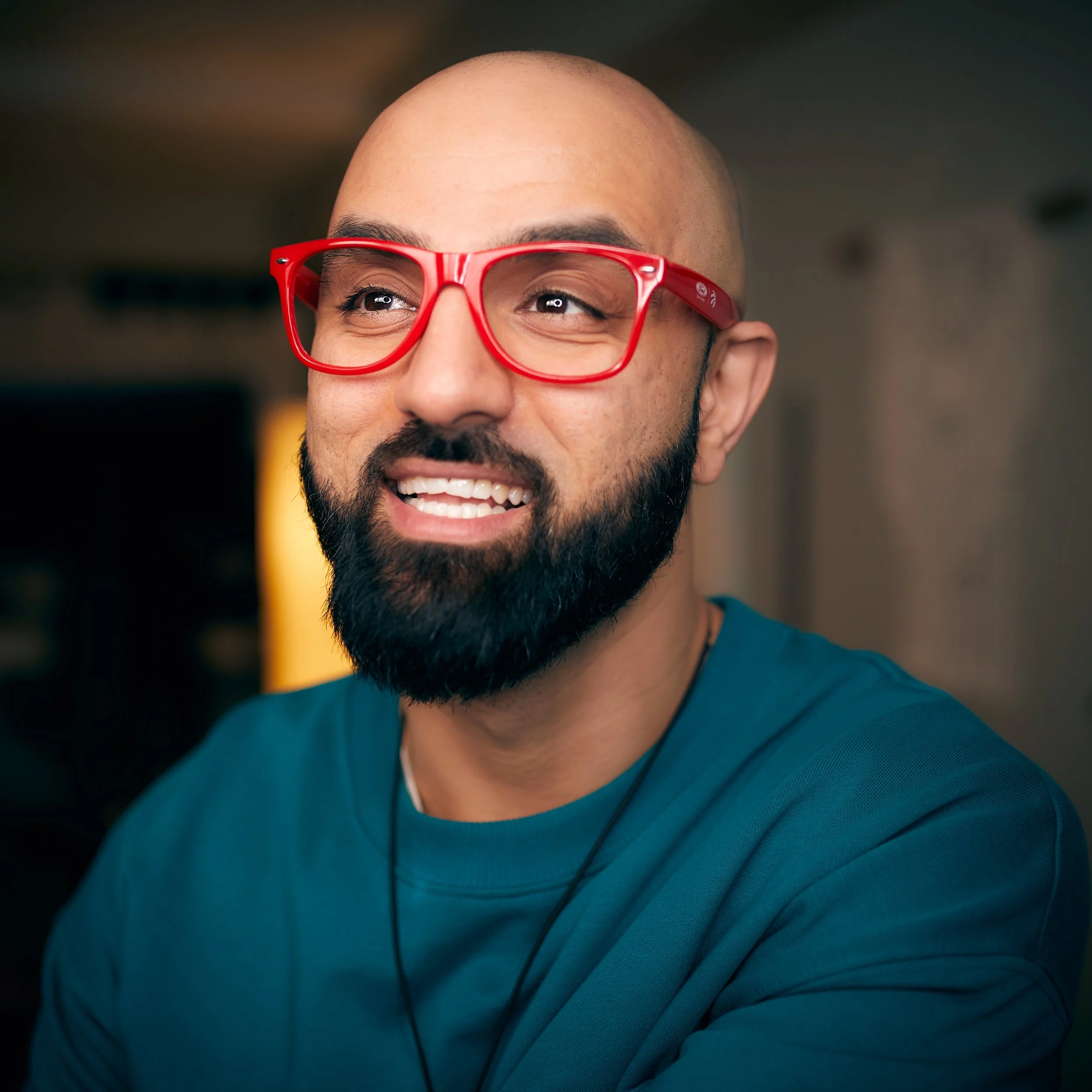 Darius Bashar, a professional photographer and selfie coach.