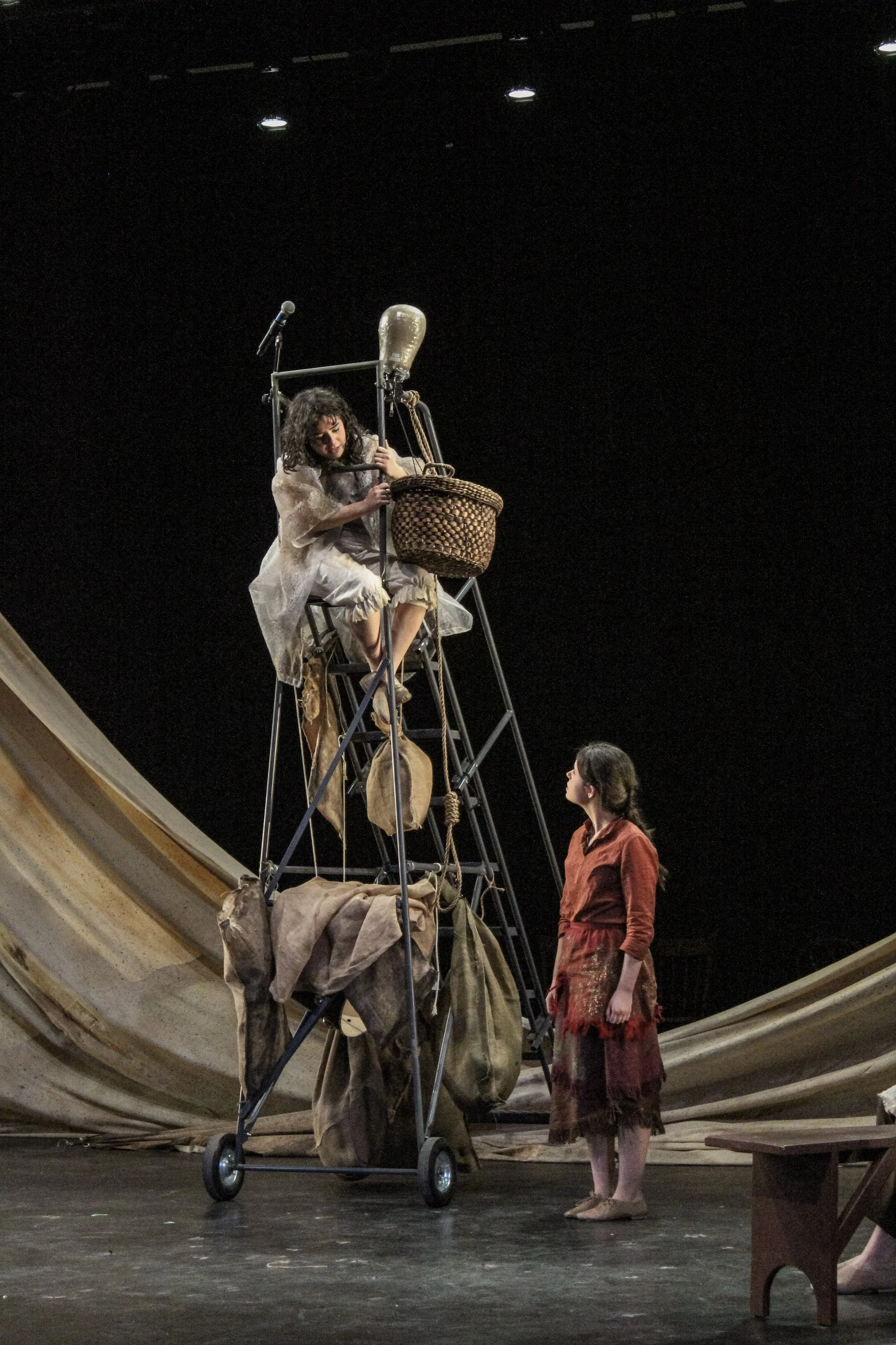 THE CAUCASIAN CHALK CIRCLE