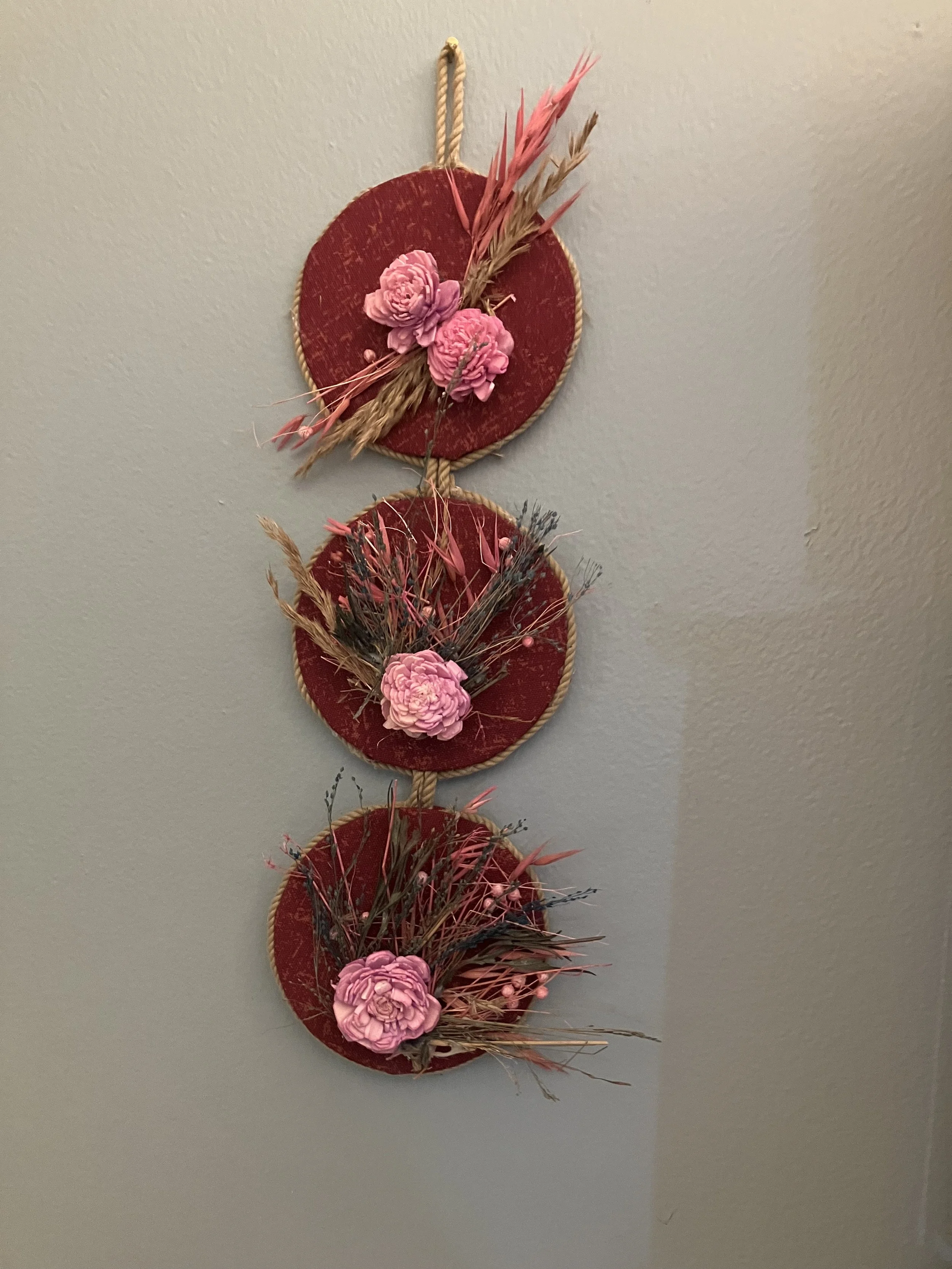Sonic Myth, personalized message, Rose, dried flowers, red, circles
