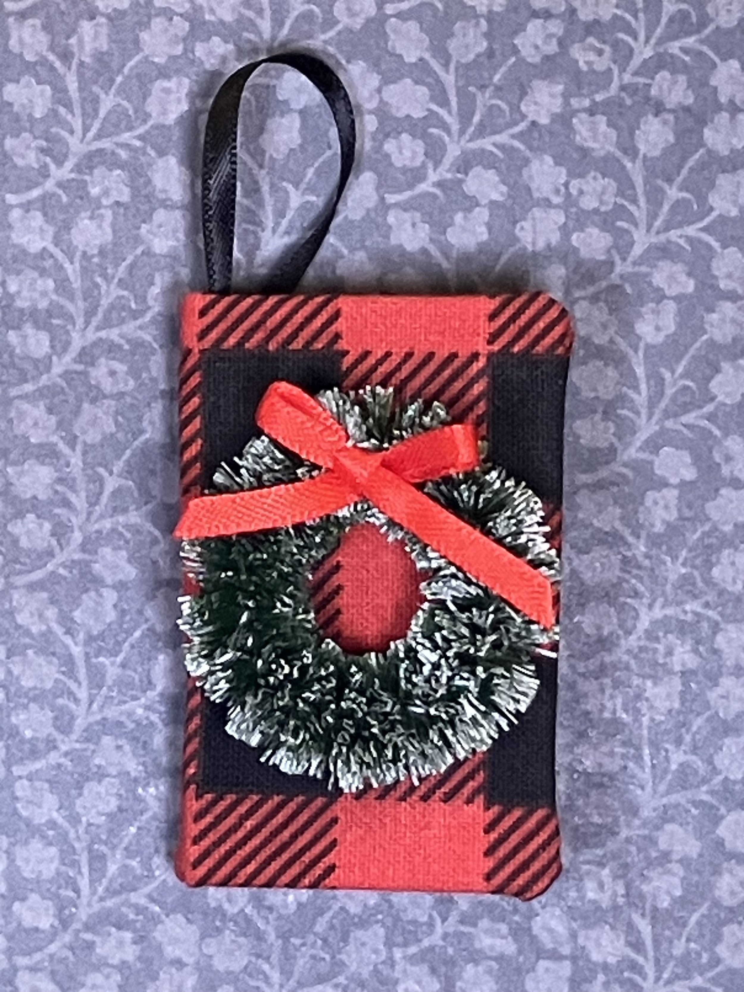 Mini Journal Christmas Ornament Flannel Wreath