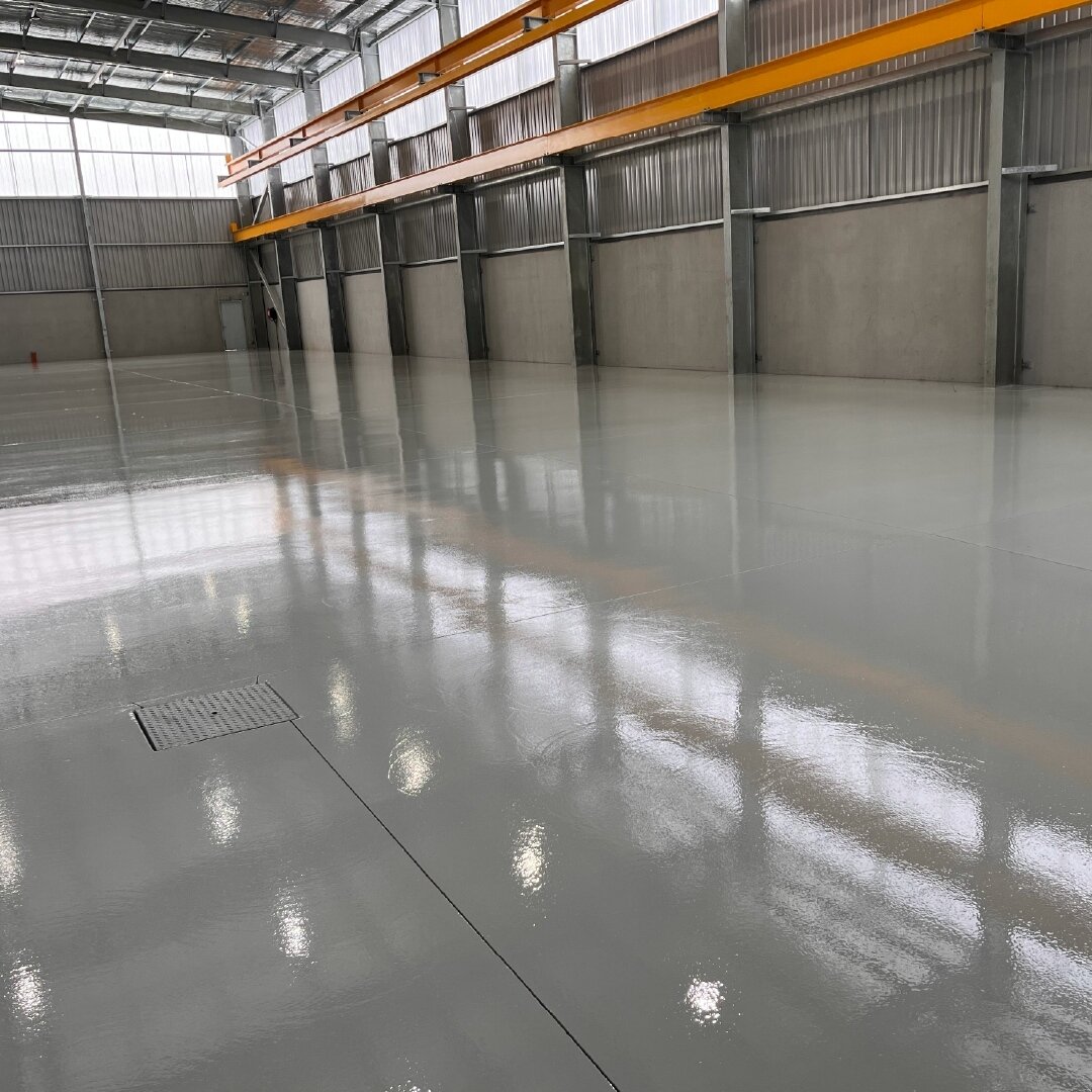 The shine 💥⁠
⁠
An epic job done in Thornton with the team of legends at @concreteenvynsw⁠
⁠
Need your commercial flooring looking this good? Call us! 📞0408 937 707⁠
⁠
#concreteprep #epoxycoating #coatingsystem #newcastletradie #floorcoating #commer