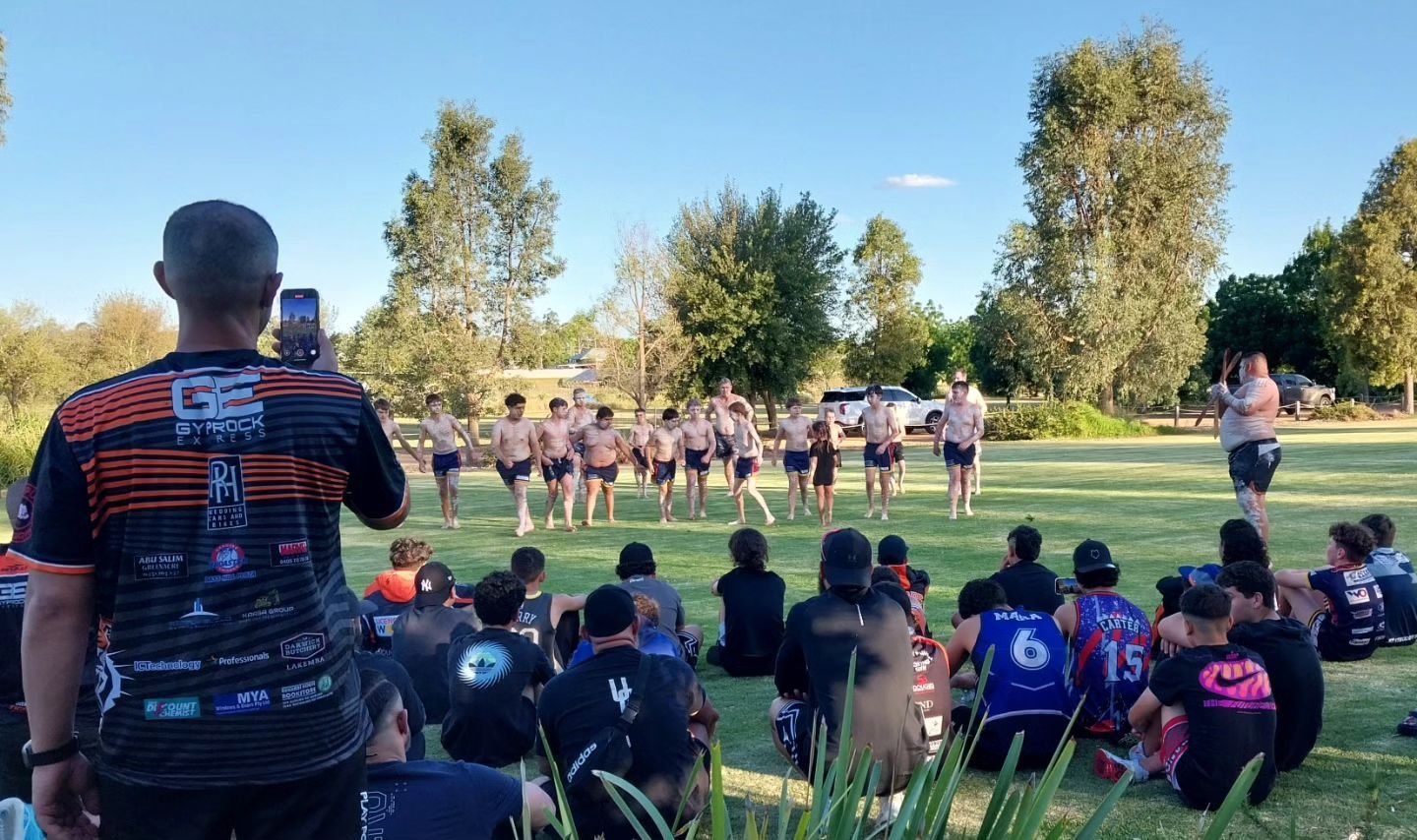 Under 13's Cultural Exchange.
St John's Under 13 Blue will play Greenacre Tigers 13's today at 2.30pm. The @nrl_bulldogs juniors are in Dubbo for the weekend. 
Last night the 2 teams came together down by the banks of the Macquarie - Wambuul. 
As par