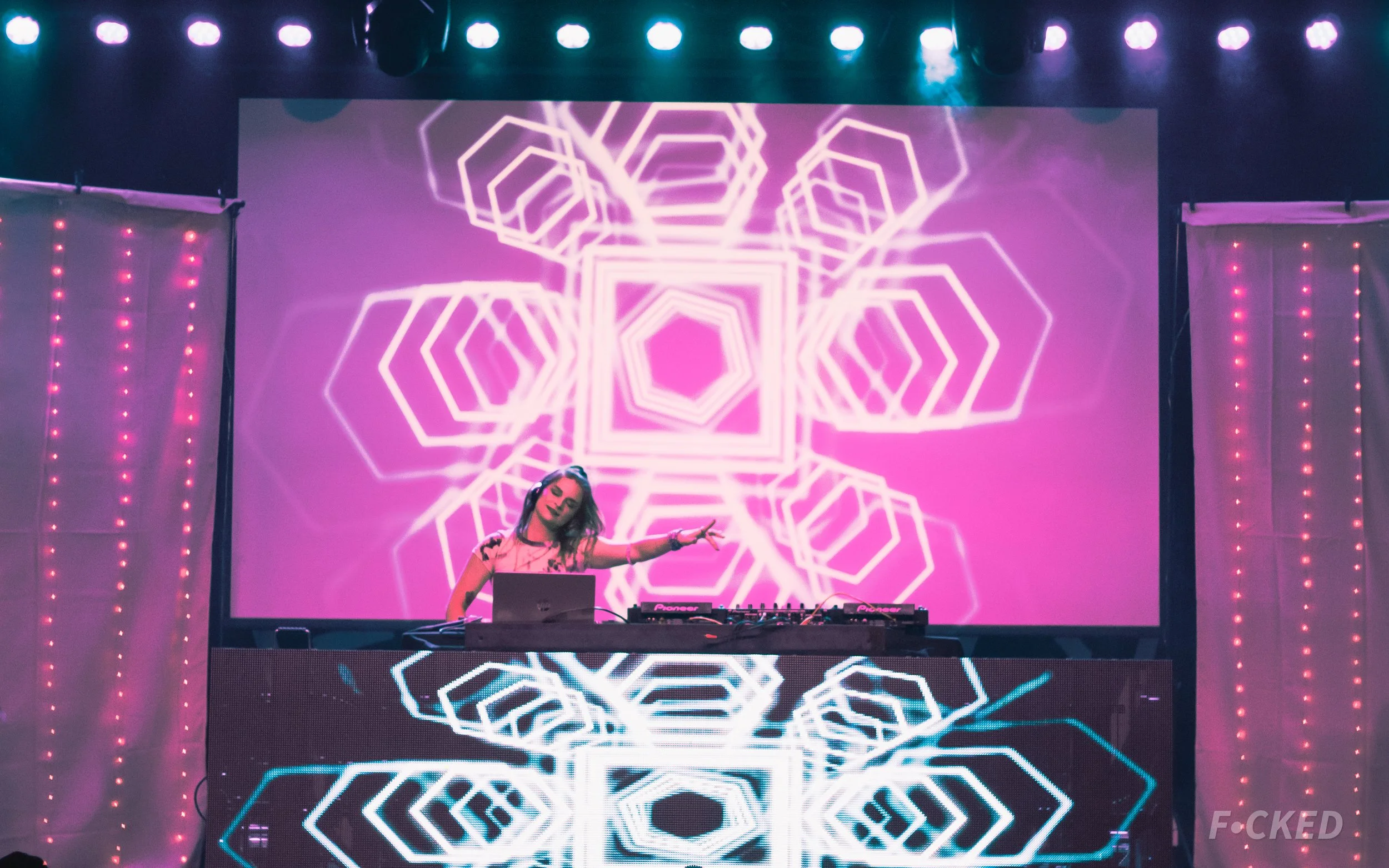 Lady Tanis - THUMP Heartbeats - Photo-02.jpg
