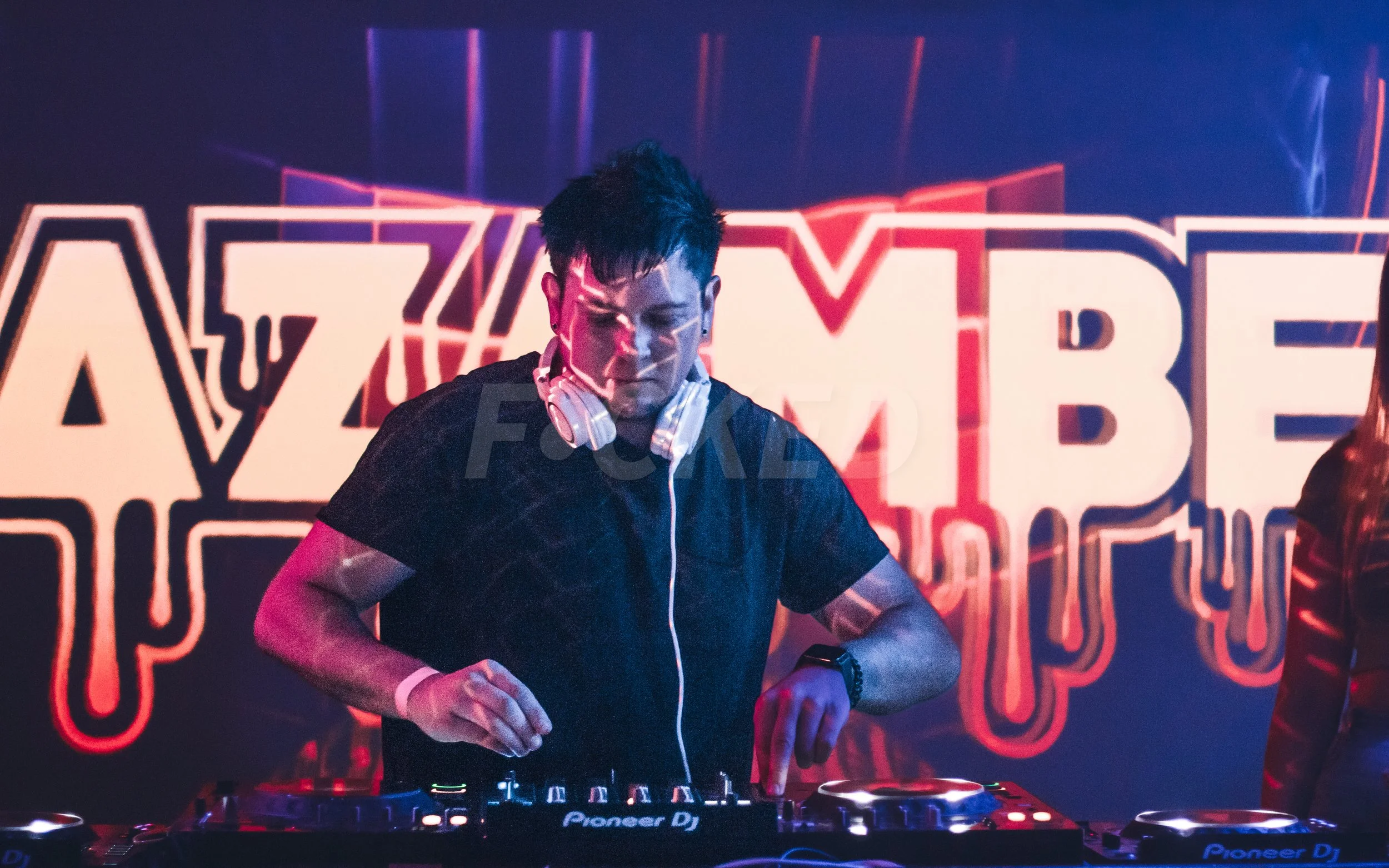 THUMP Heatwave - Hazambe - Focked.net-07.jpg