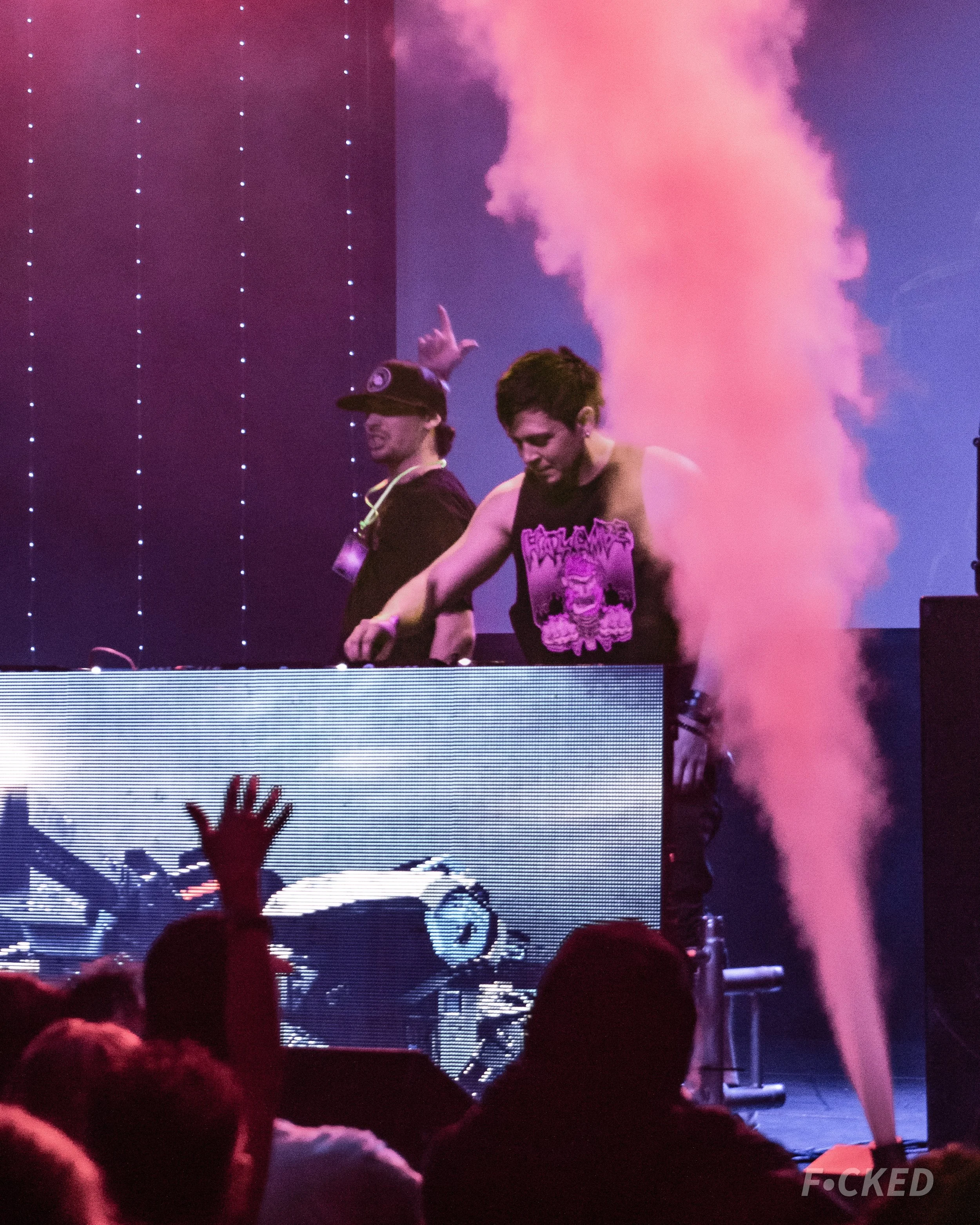 hazambe b2b whiplvsh vertical-05.jpg