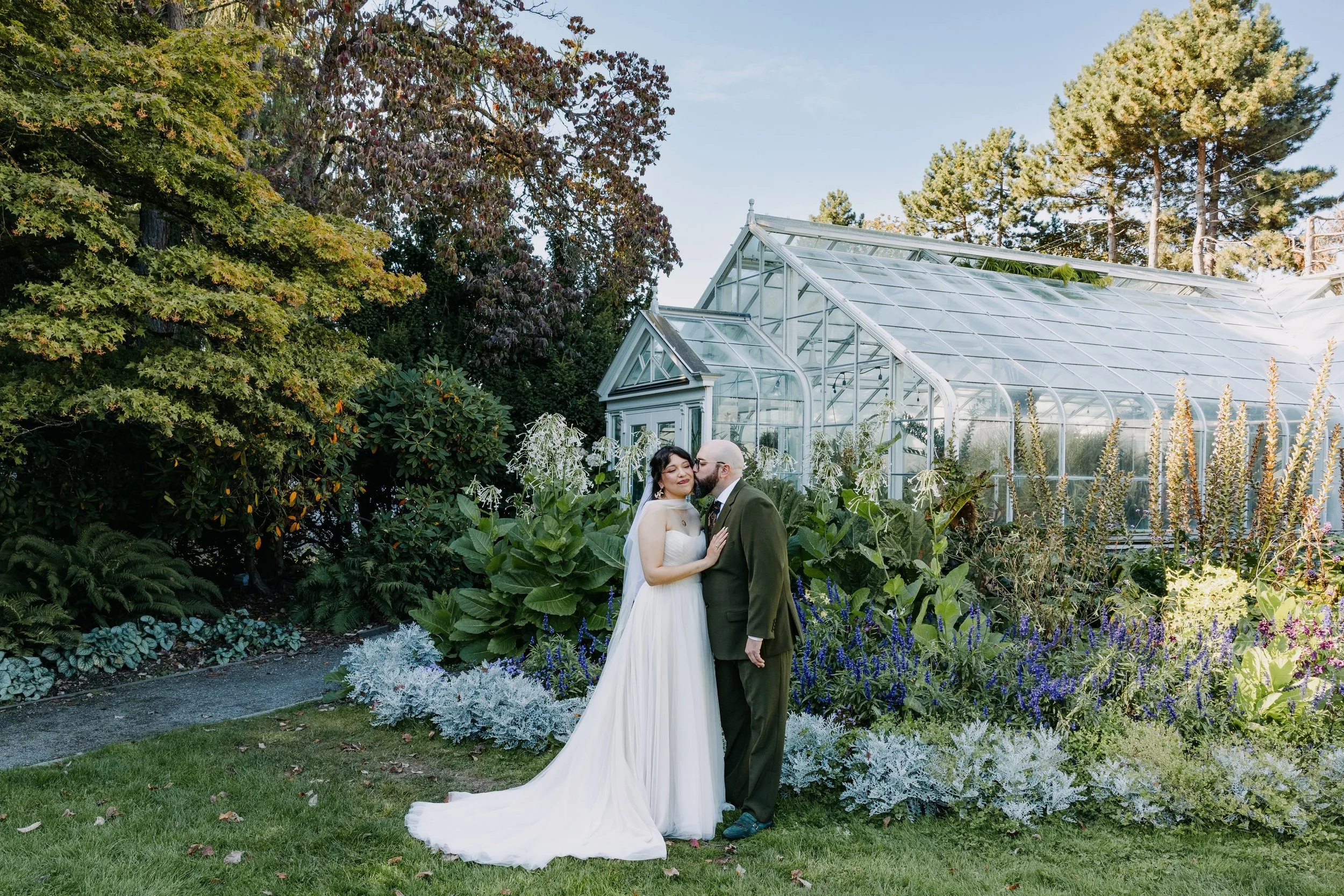 Wedding_Seattle_TheConservatoryatVolunteerPark_Erik+Heidi_2025_010-3180-2.jpg