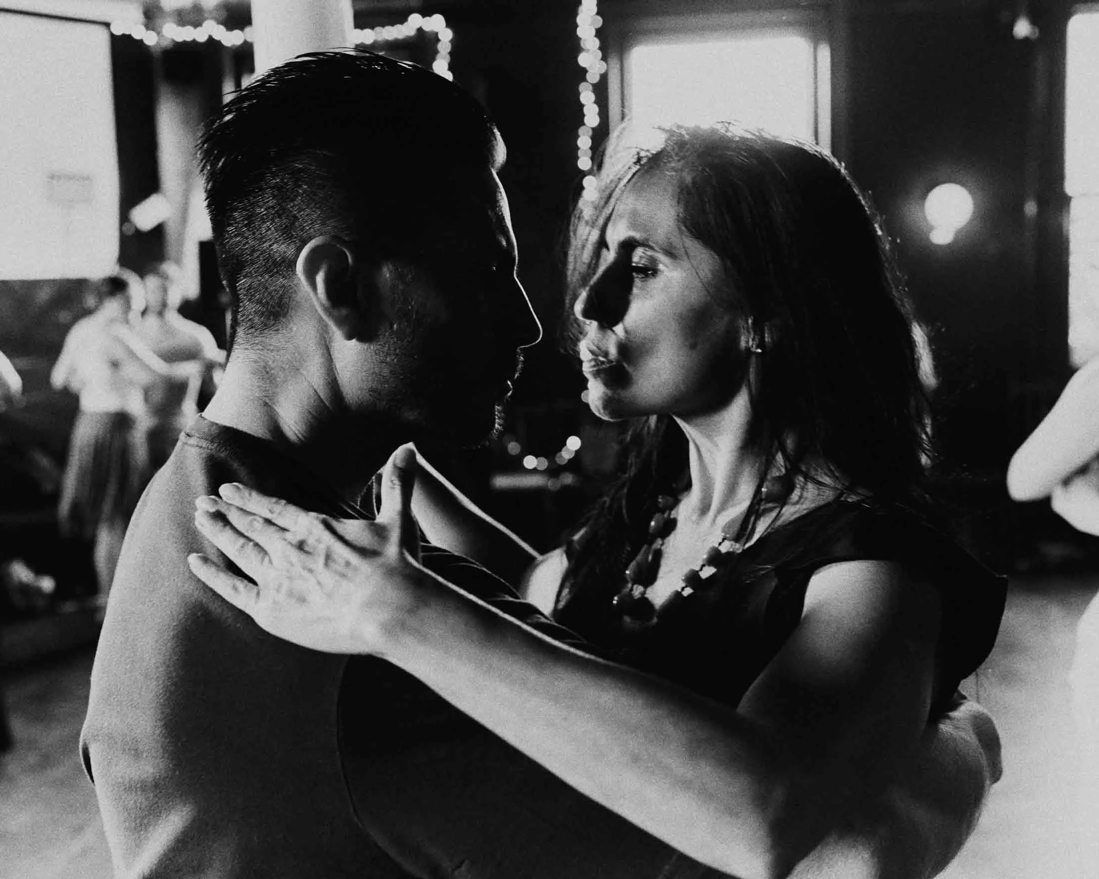 Natalia Hills and Rojer Zalazar Teaching and performing in Tango 178 londontngoclasses.co.uk milonga classes 