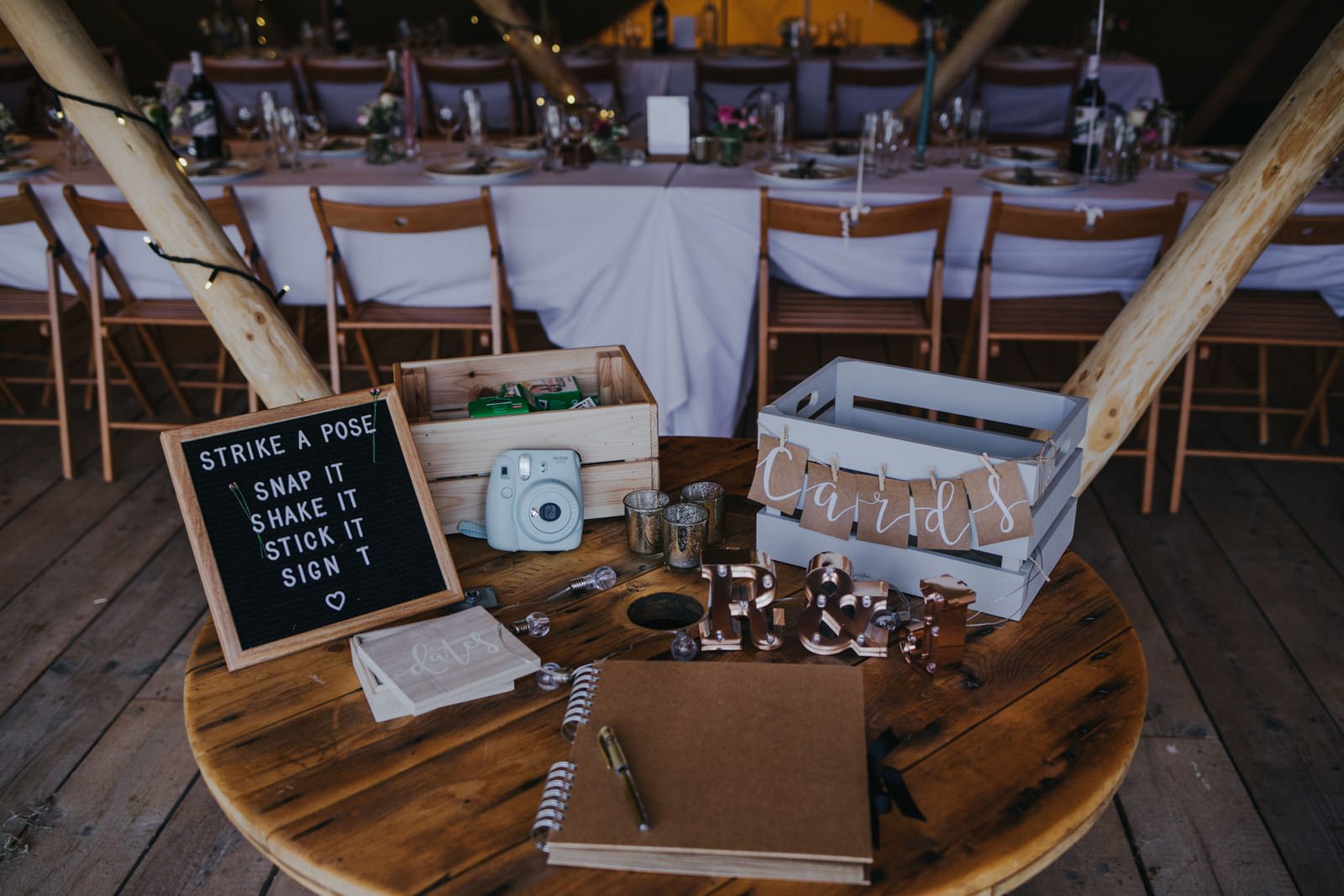 Oxfordshire_Tipi_Wedding_eva-photography_0038.jpg