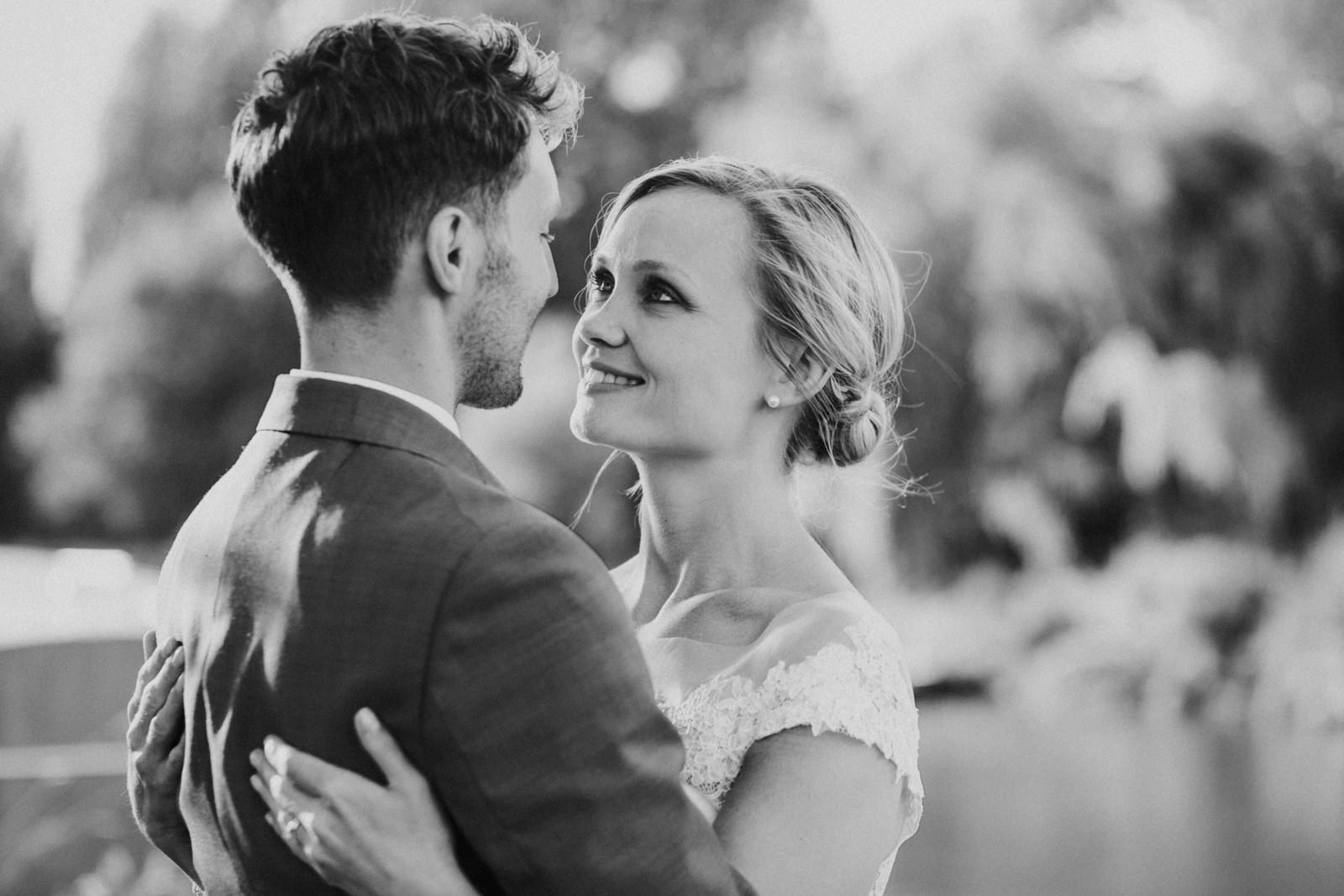 Oxfordshire_Tipi_Wedding_eva-photography_0085.jpg