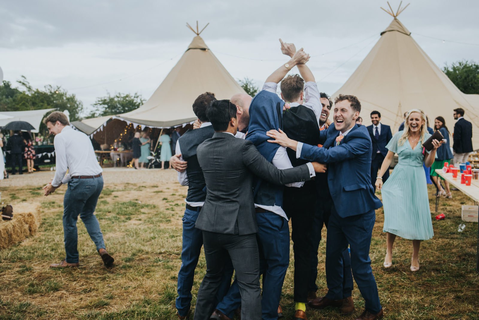 Oxfordshire_Tipi_Wedding_eva-photography_0114.jpg