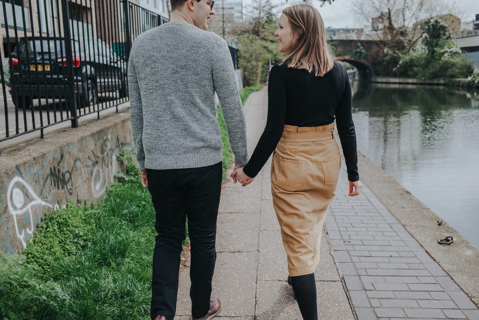 Broadway_Market_Hackney_engagement_shoot_eva-photography_00011.jpg