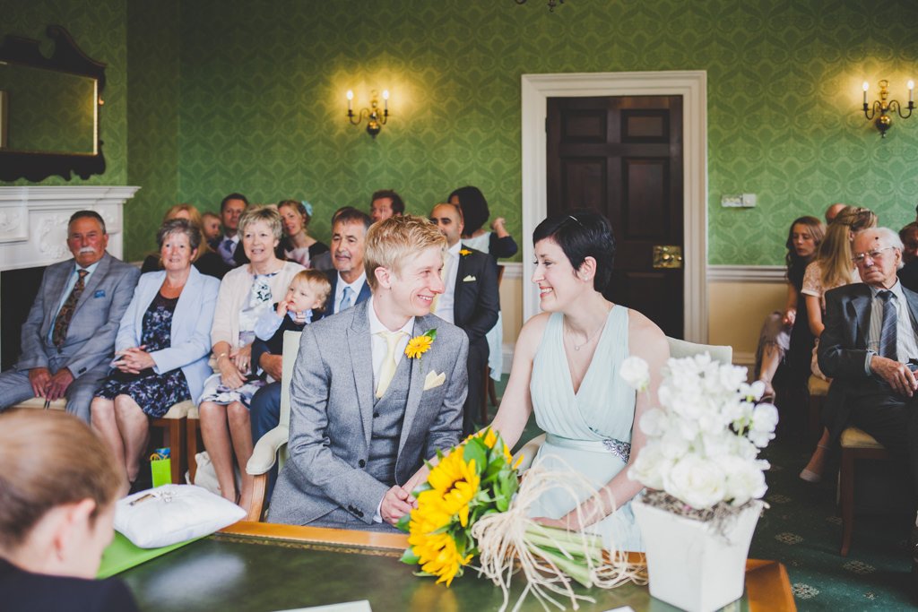 Croydon-Pub-Wedding_Merton-Register-Office-wedding_eva-photography_12.jpg