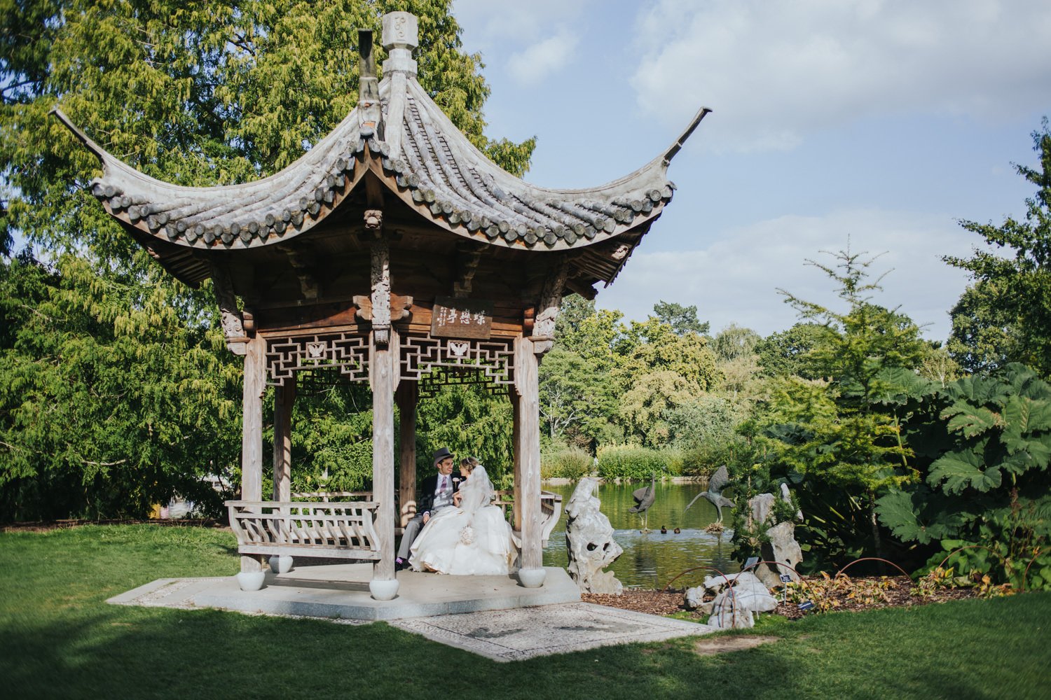 Sperry-tent-wedding-garden-Wisley-eva-photography_00073.jpg