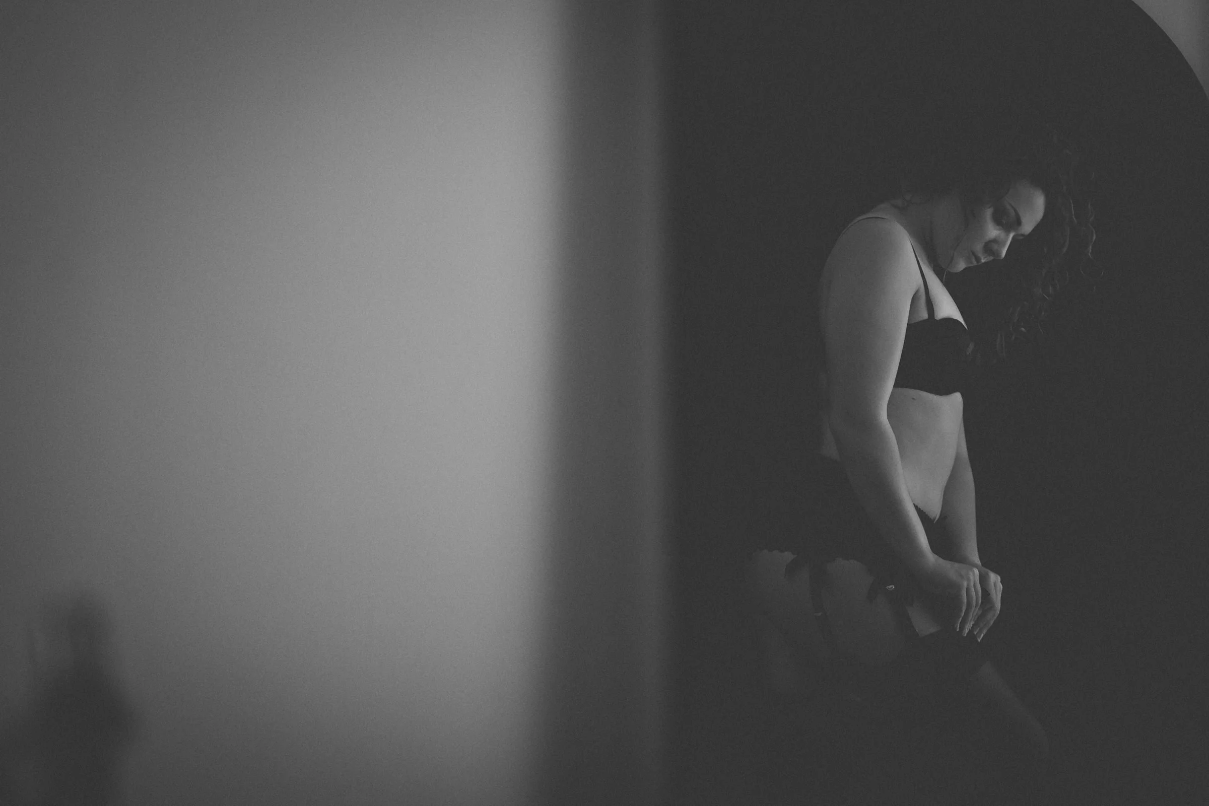 London Boudoir Photographer - Untamed Photography - Eva Slusarek_4909.jpg