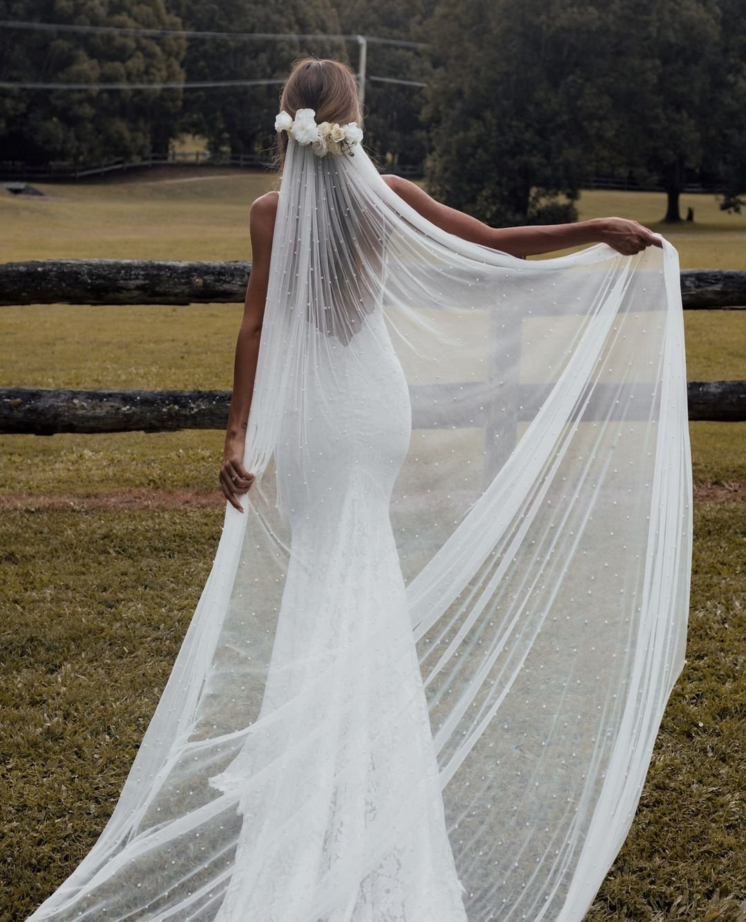 Pearly Long Veil 01.jpg