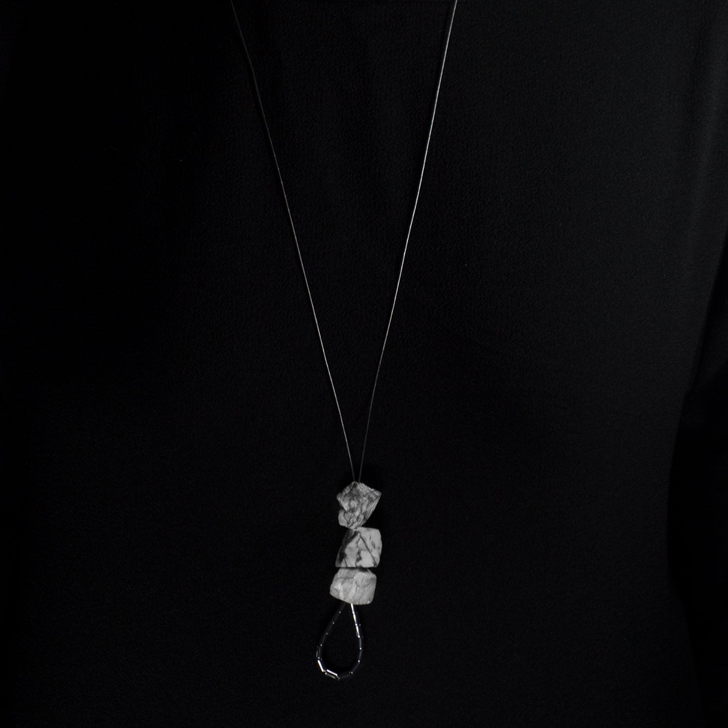 hanged-rock-jaspis-necklace-Elsa-Hedberg-model-300.jpeg