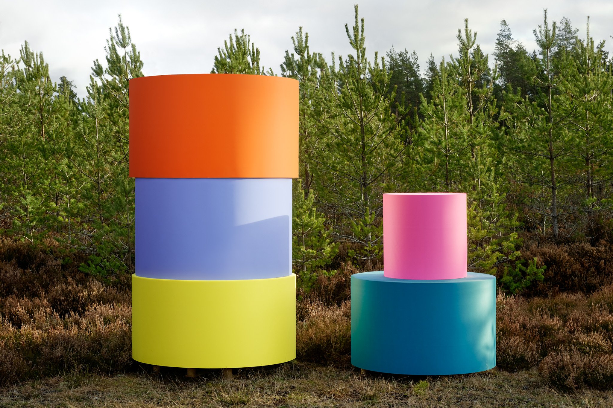 LESSEBO FARBEN | In der Masse farbiges Papier und Karton in 48 Farbtönen. Von 80g/m² bis 600g/m².