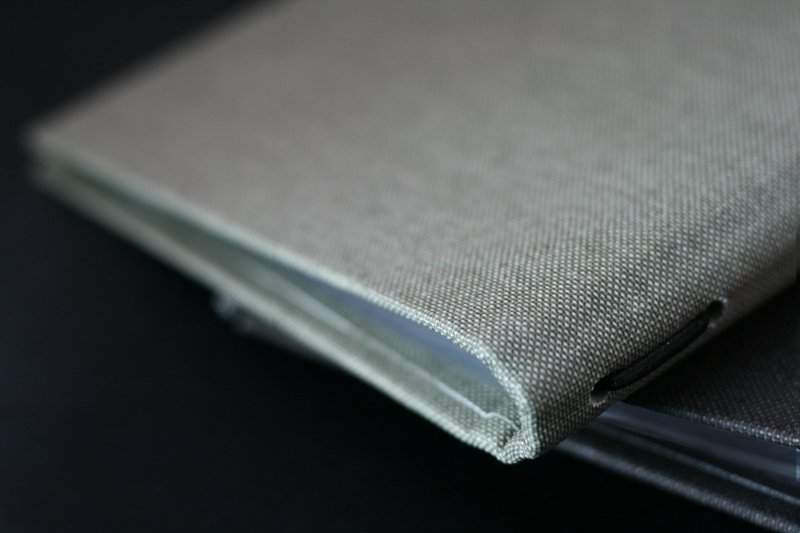 SENATOR | Senator - Leinwand von Van Heek mit acrylgesättigter Oberfläche mit einer ausgeprägten Struktur aus Textilfasern. Es kommt in 13 Farben.