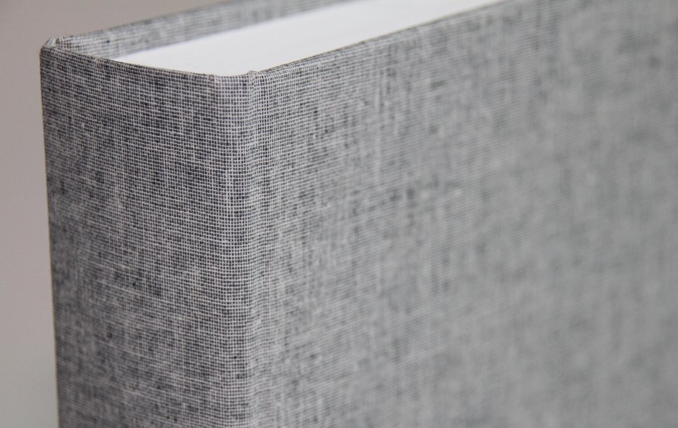 CANOSO | Canoso - canvas with a hygienic surface treatment giving the material a characteristic design. Available in both traditional shades and fashionable colours.