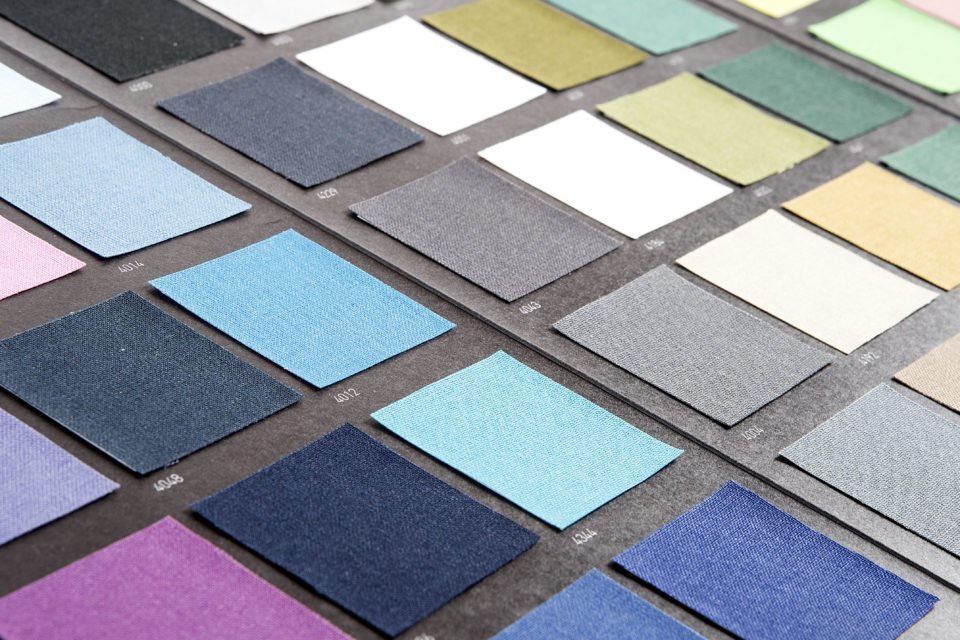 BRILLIANTA | Brillianta is an elegant and refined canvas by Van Heek from holland, which is very durable when used in bookbinding and packaging production. Available in 57 colours, it is made of 100% silk applied to FSC certified papi