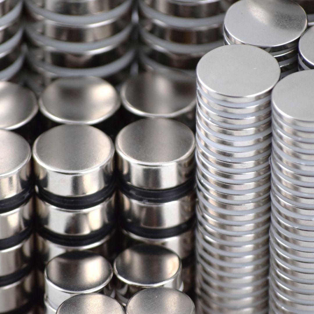 MAGNETS | Circular neodymium magnets most often used for closing coated boxes in plates. The right force = the right effect and functionality.