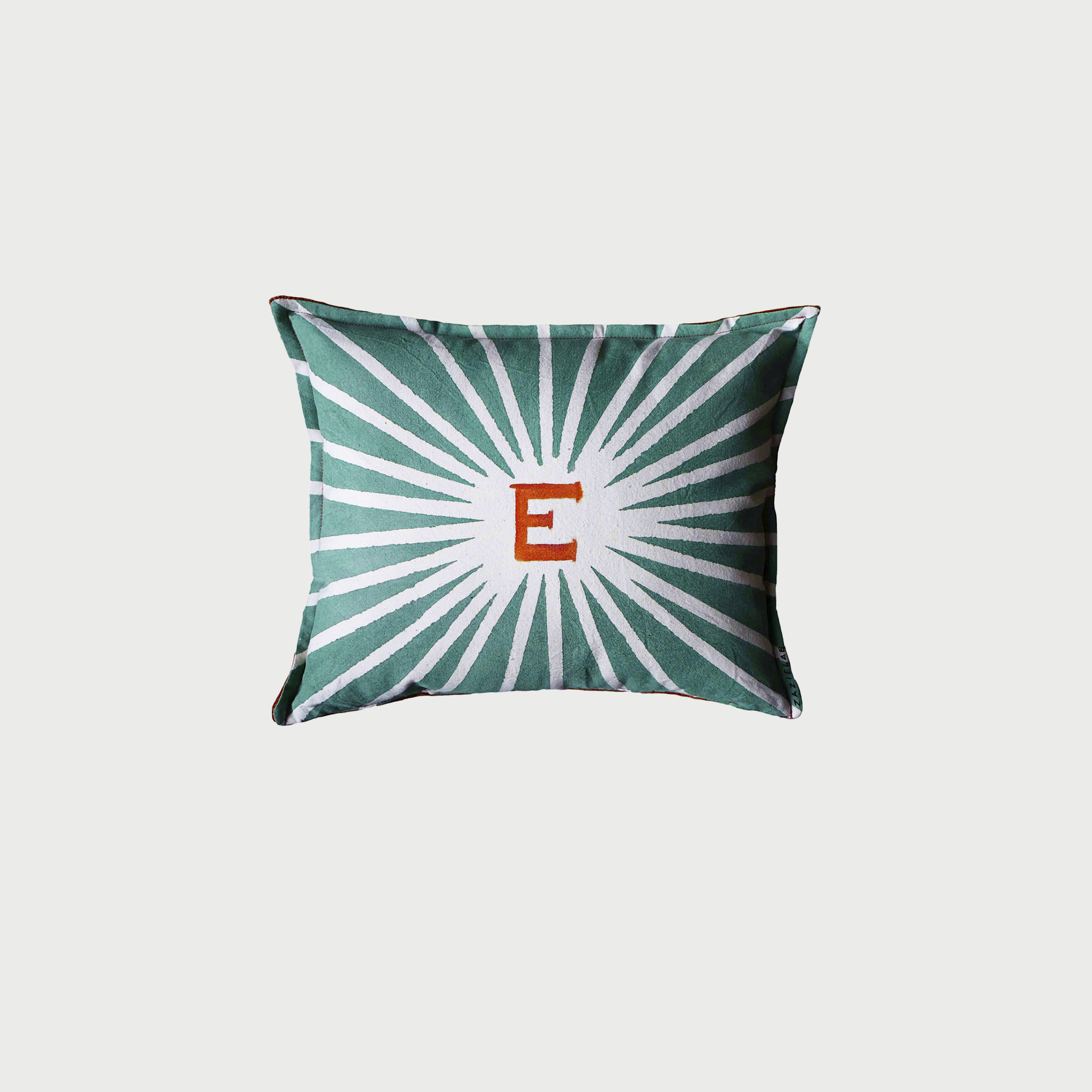 RAGGIERA ALPHABET E cuscion.png