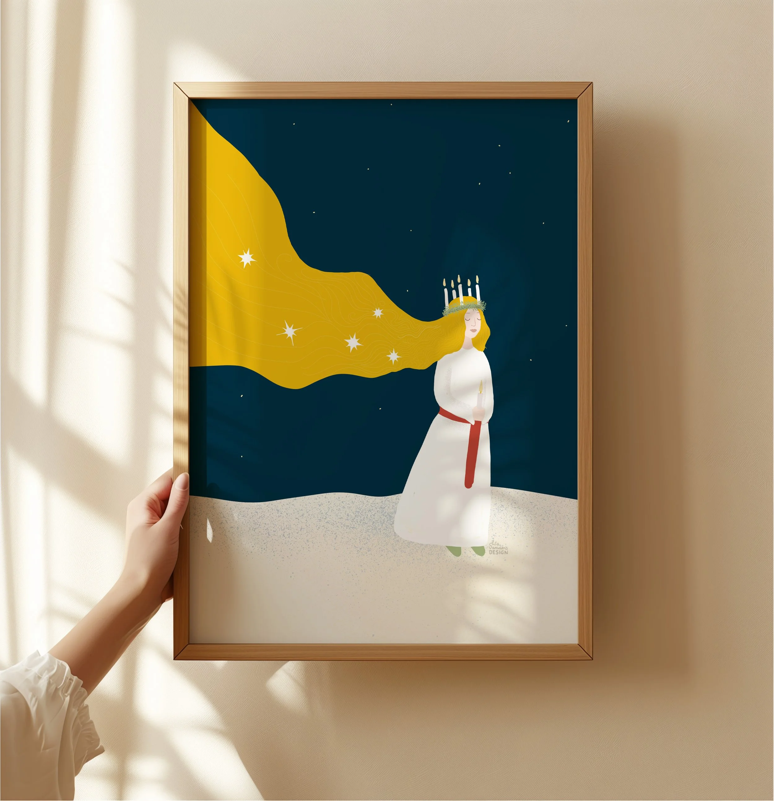 210 WOMAN FRAME POR.jpg lucia.jpg