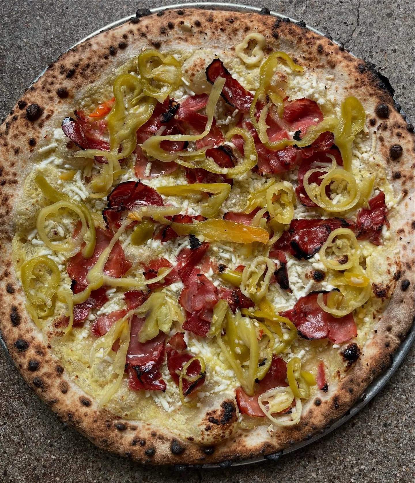 GABAGOOL ON THE MENU

Absolutely ripping special pizza on the menu in OJAI right now. @mendozafamilyfarms sweet corn sauce, savory ricotta salata courtesy of @gourmetimports, and house cured gabagool made with @casitasvalleypastures coppa. Pickled @s