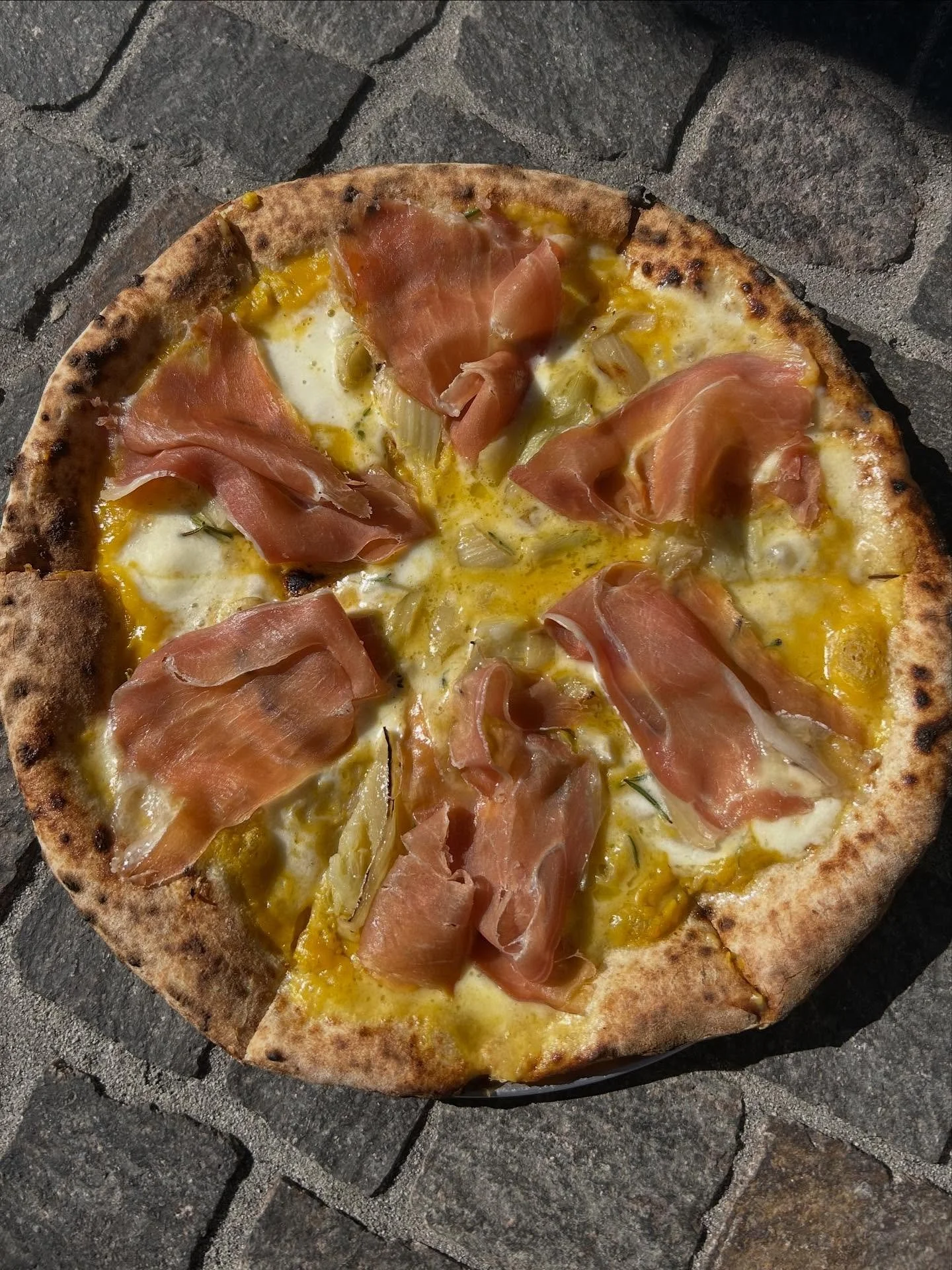 VENTURA IN AUTUMN

Some beauties hit the menu last week and will be available over the next few months.

SPEZZIA DI ZUCCA - @beylikfarms honeynut squash sauce made with @alcantar_farms habaneros. Confit fennel, our mozz, and @redondoiglesias Serrano 