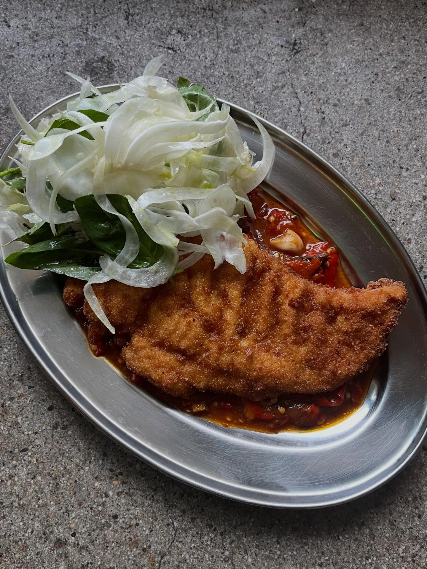 MONDAYS IN THE CUT(LET)

Lasagna&rsquo;s spiritual successor has arrived in the Ojai swamp. Cutlets made with @casitasvalleypastures chicky, breaded with our sourdough crumbs, resting on a bed of @roots_organic_farm nardello piperade, and balanced wi