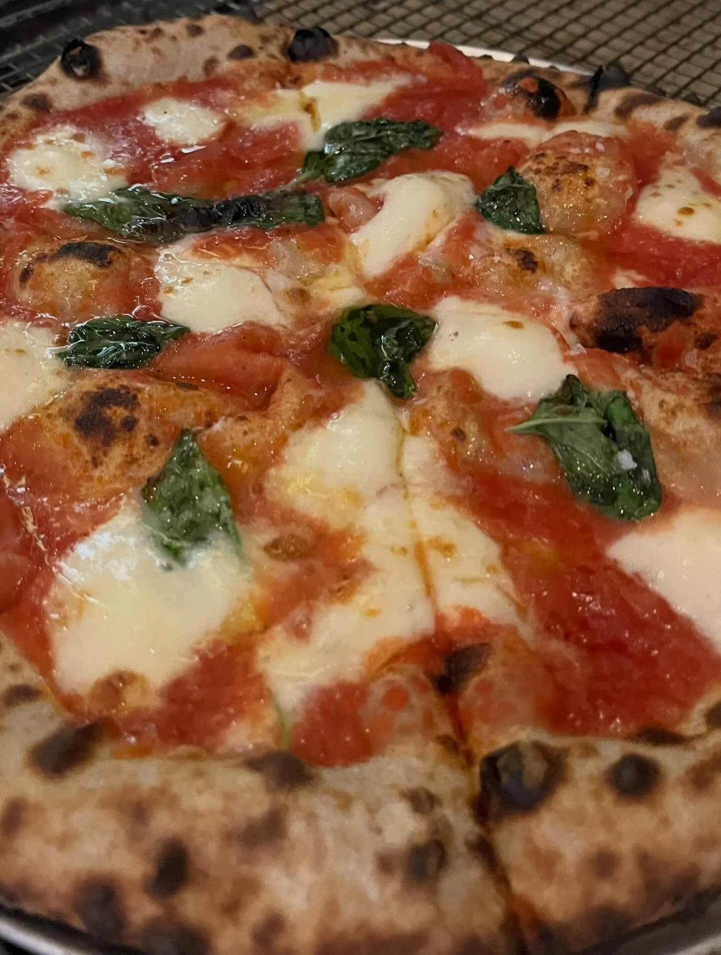 PIZZA AT 12 IN VTA

After a little soft launch last week we&rsquo;re rolling out pizza starting at 12pm (PST) tomorrow and every regular day going forward. Nosh away on bagels, hoagies, pastries, and pizza in one sitting like glob intended.

🐸🍕🍷