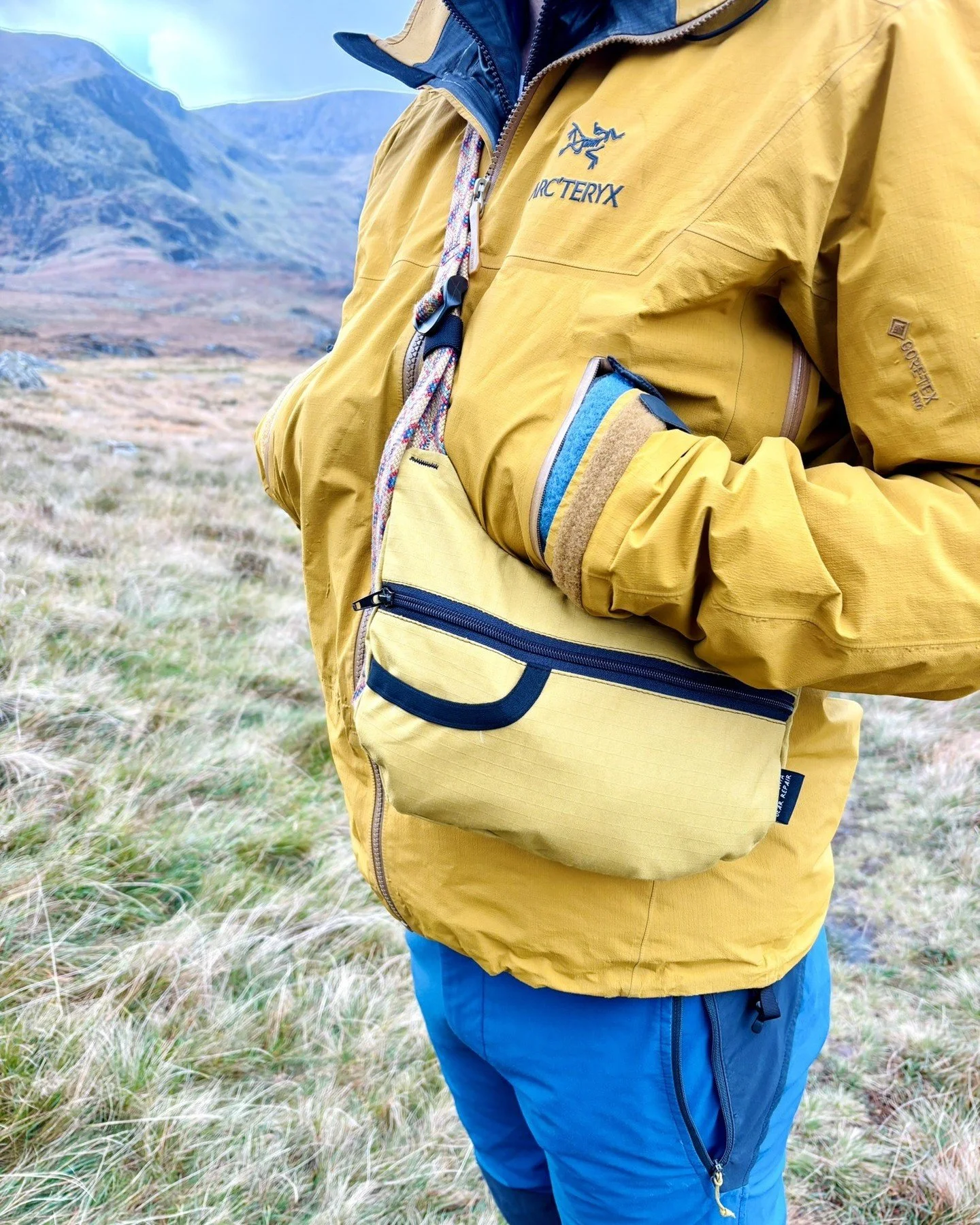 Introducing our first ever Melyn x SGR collab ✨️⁠
⁠
All the best bits of our Wax Canvas Cross Body Bag, in limited edition Melyn/yellow! 💛⁠
⁠
As with our usual bags, the main body is made from @halleystevensons deadstock dry wax canvas. And the hand