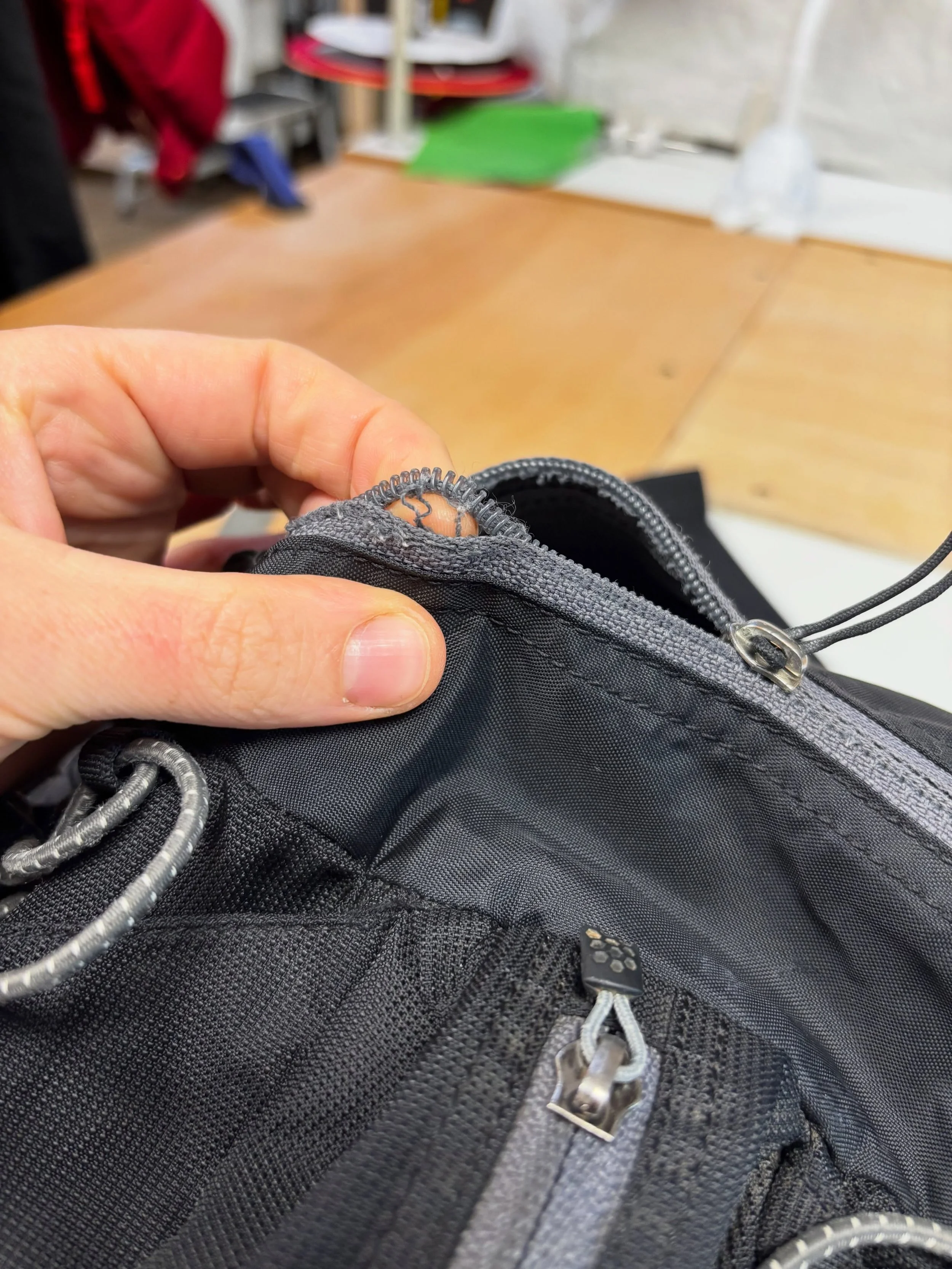 Nice easy zip replacement on Martin&rsquo;s running belt 

Coil zips are always the better choice on a bag or anything curved. But over time the stitching can fail and the teeth can part ways 

This needs a full zip unfortunately, but we have a range