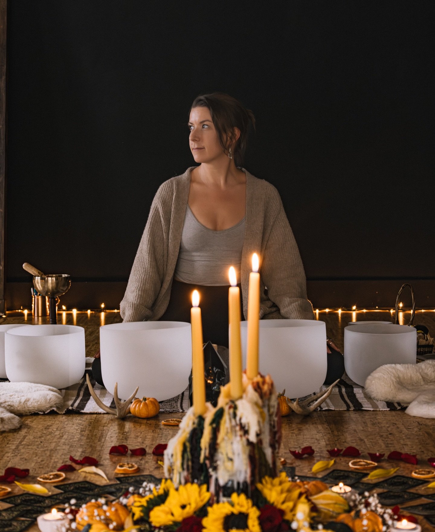 Happy Full Moon 🌕 Just over here pondering all of the possibilities of the year ahead ✨ 

We&rsquo;ve just scratched the surface of what&rsquo;s to come in our new studio space, and we&rsquo;re on the precipice of showing up&hellip; 

Without guilt,