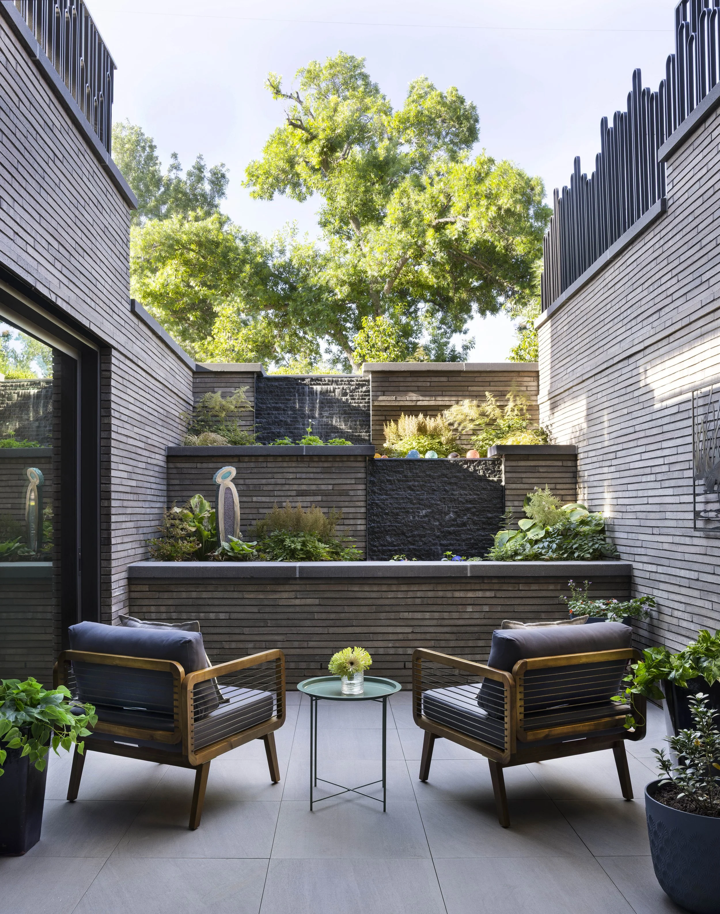 EMR_Courtyard0038.jpg