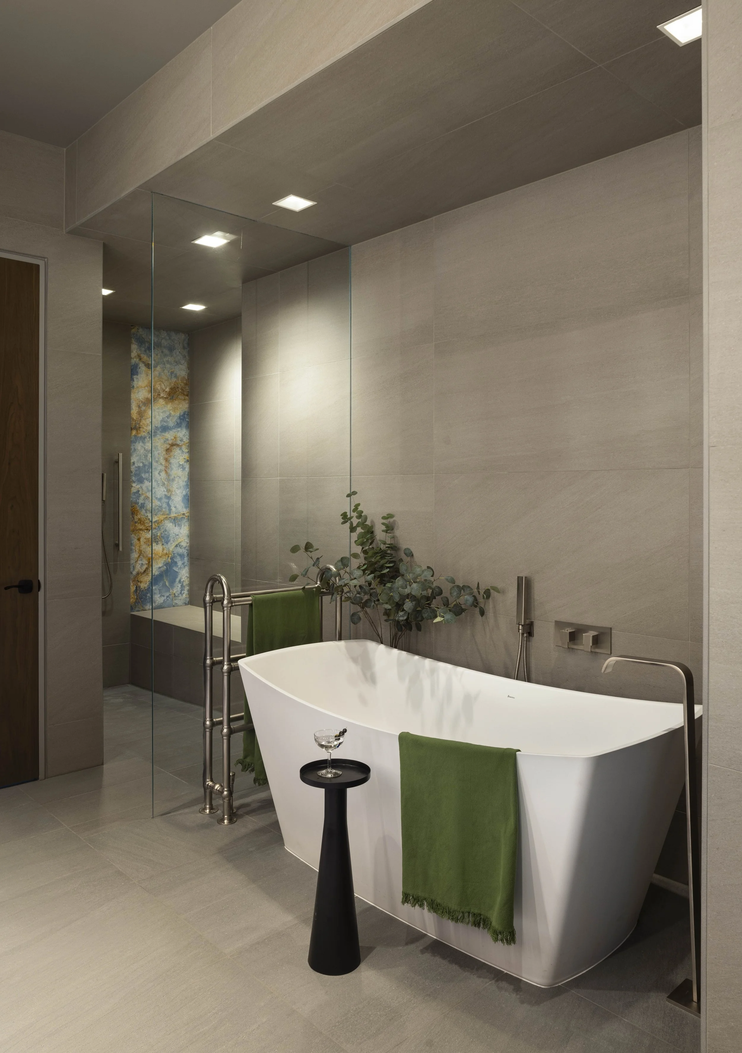 EMR_Primary Bathtub13426.jpg