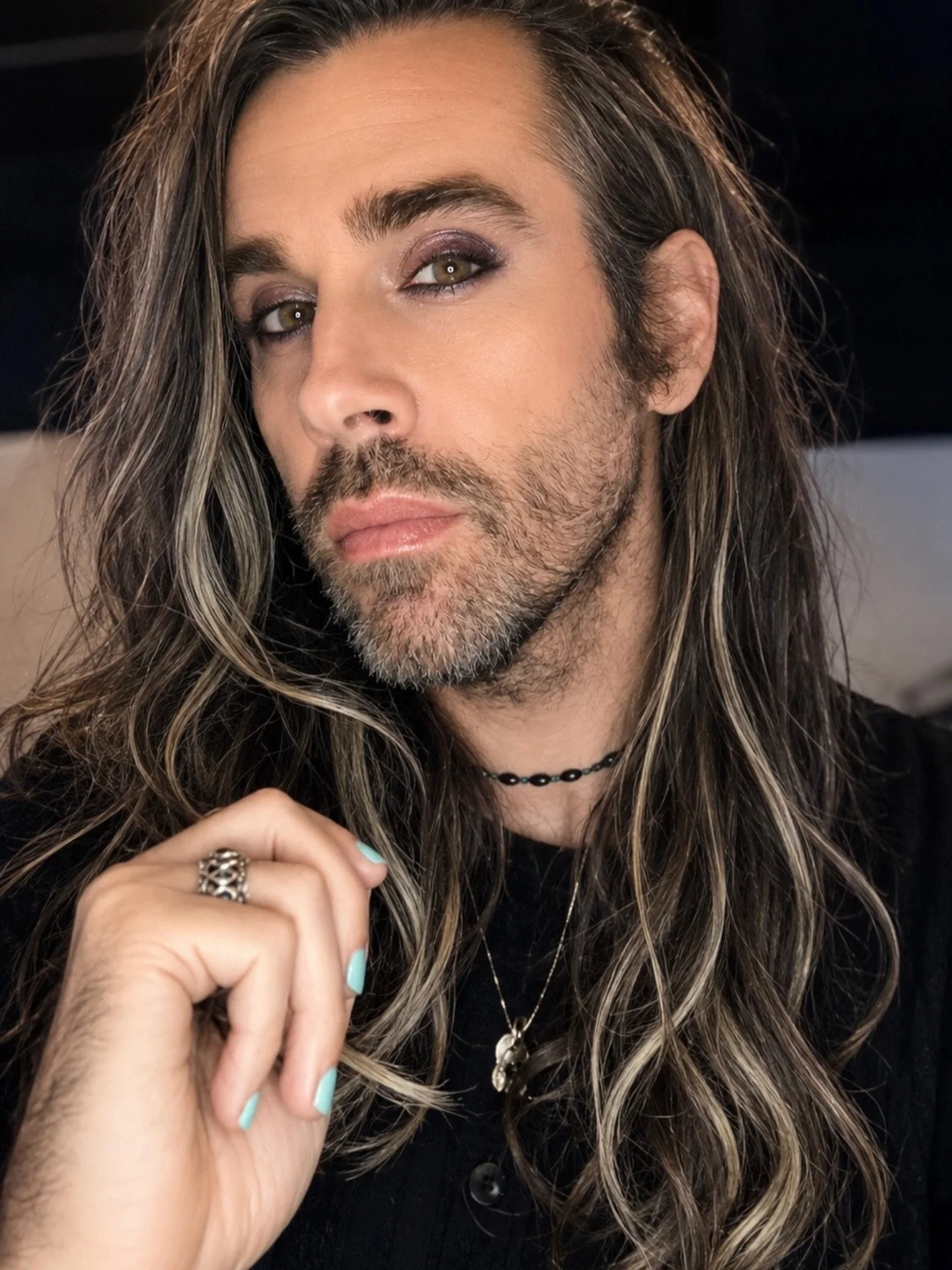 Some clients become so much more than clients. 🤍 🖤

I&rsquo;ve known Keary for what feels like half my life, &amp; a few years ago he slid into my DMs ready to level up his mane with extensions&hellip; we&rsquo;ve never looked back. ✨

Every appoin