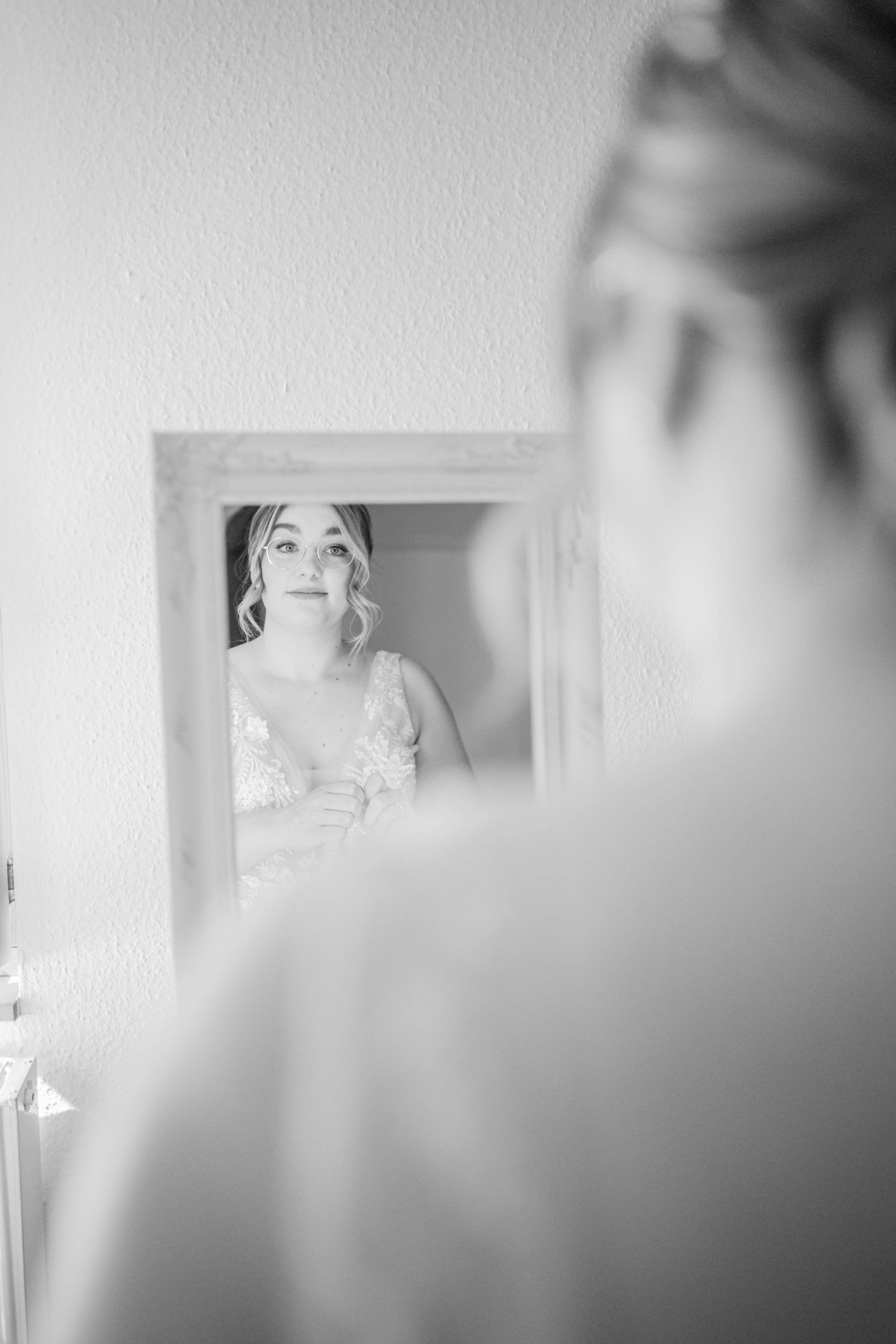 getting ready- hochzeitsfotos-hochzeitslocation-sankt-gereon-nackenheim