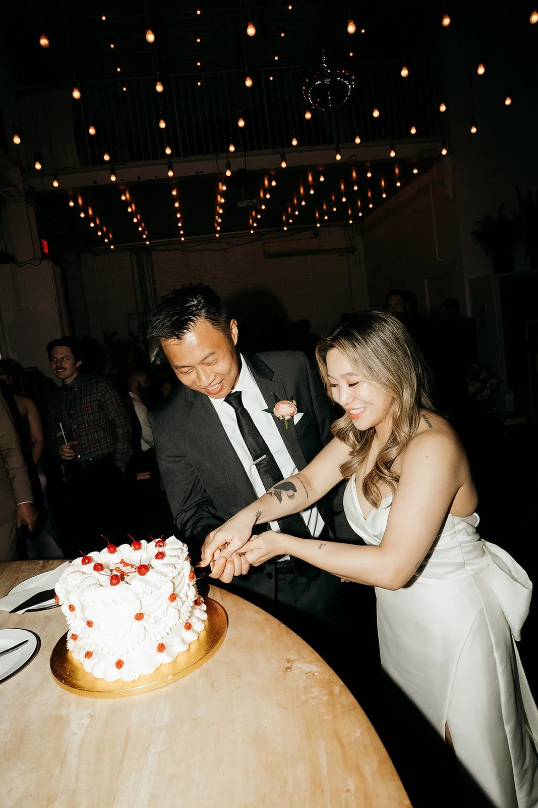 Steph+Shawn_Cake-2.jpg