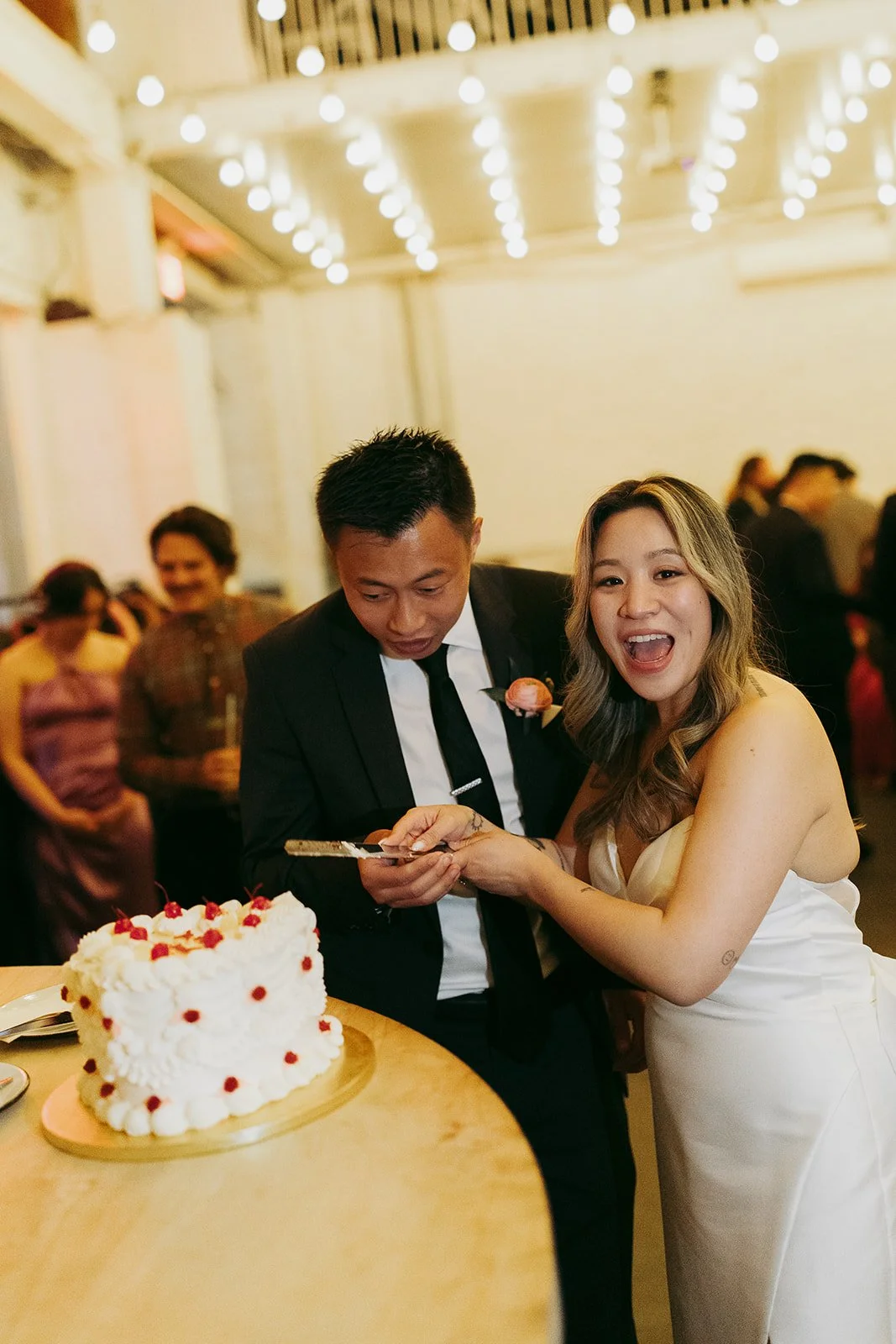 Steph+Shawn_Cake-4.jpg