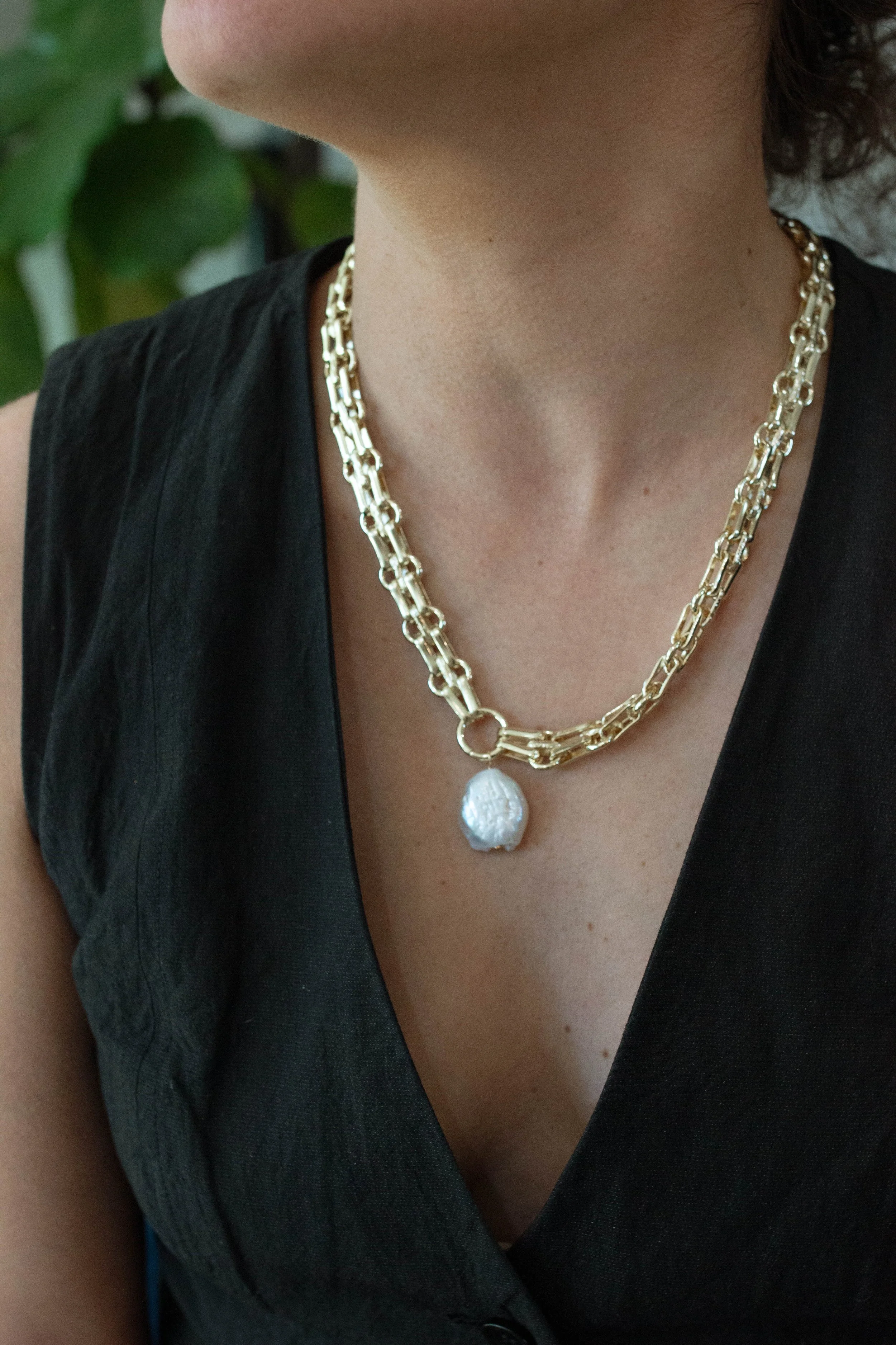 Pearl Necklace with Chunky Chain 2.jpg