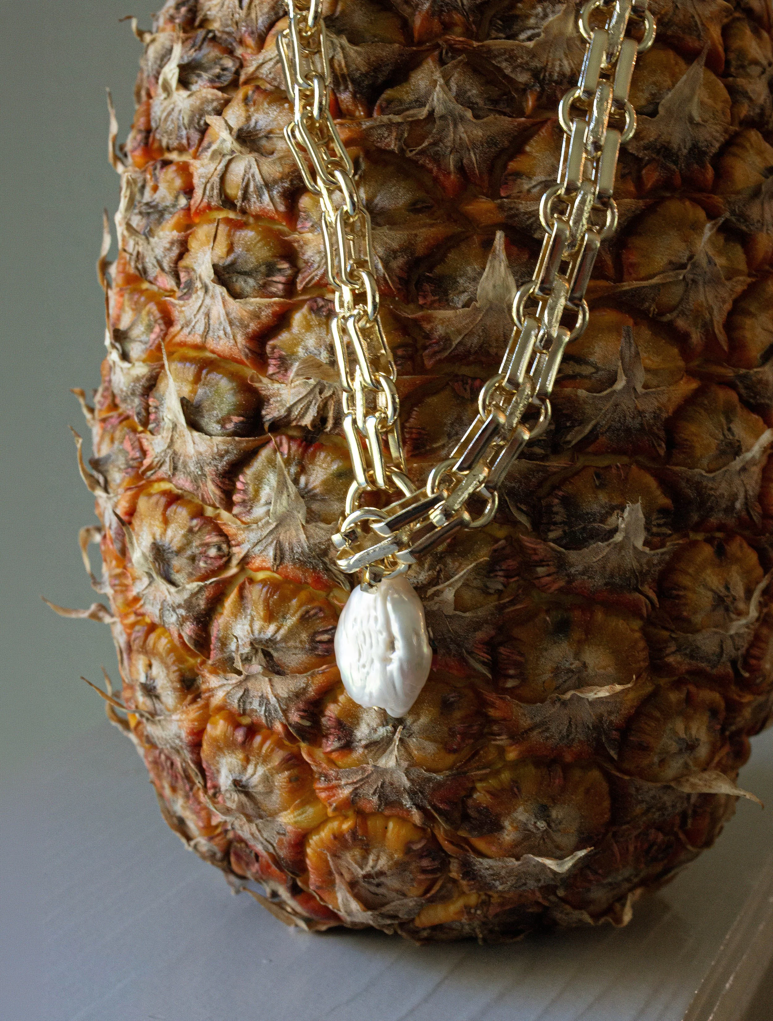 Pearl Necklace with Chunky Chain 1.jpg