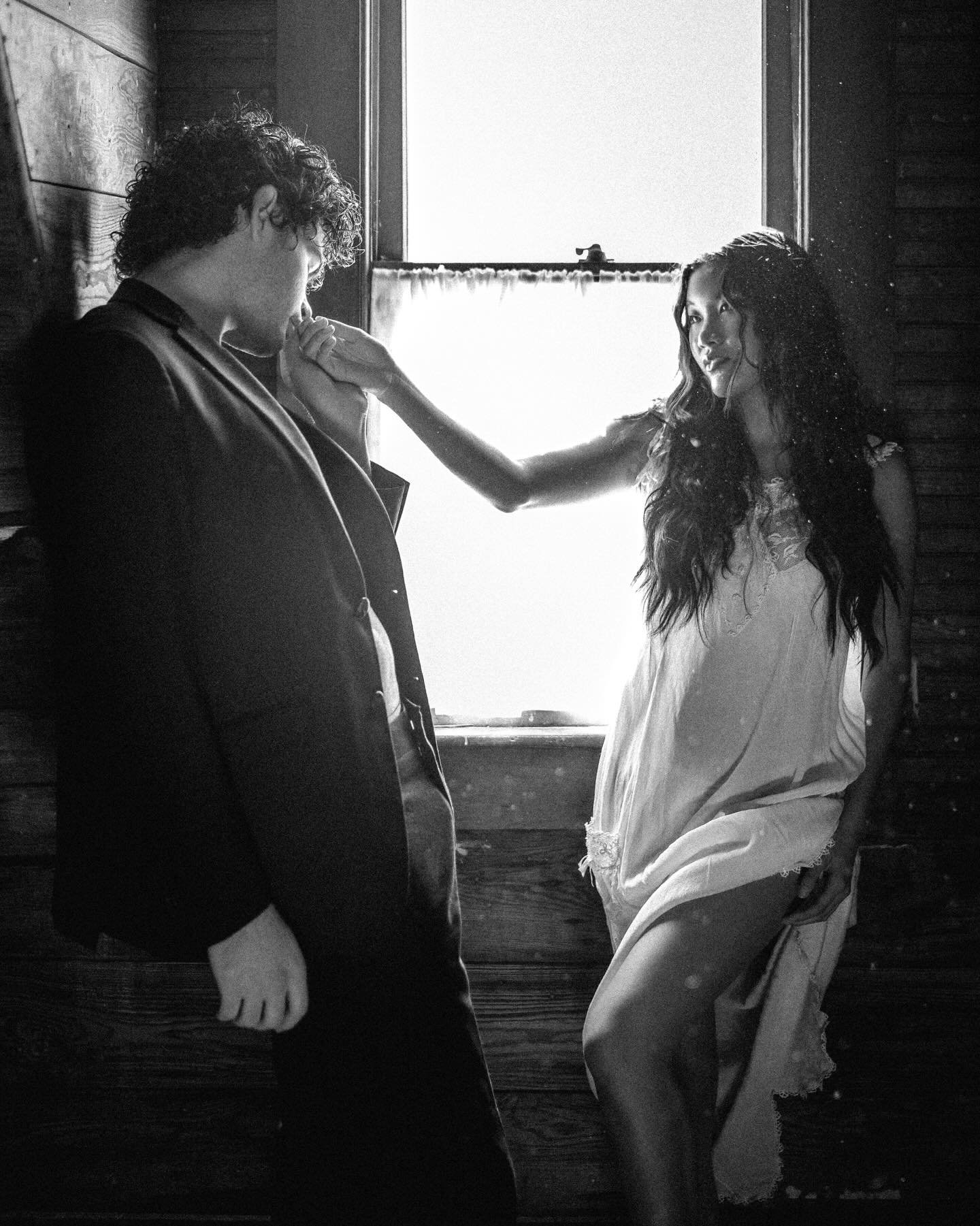 .

.
#slowmoments
#intimateportrait
#modernromance
cinematicphotography
couplesphotogra