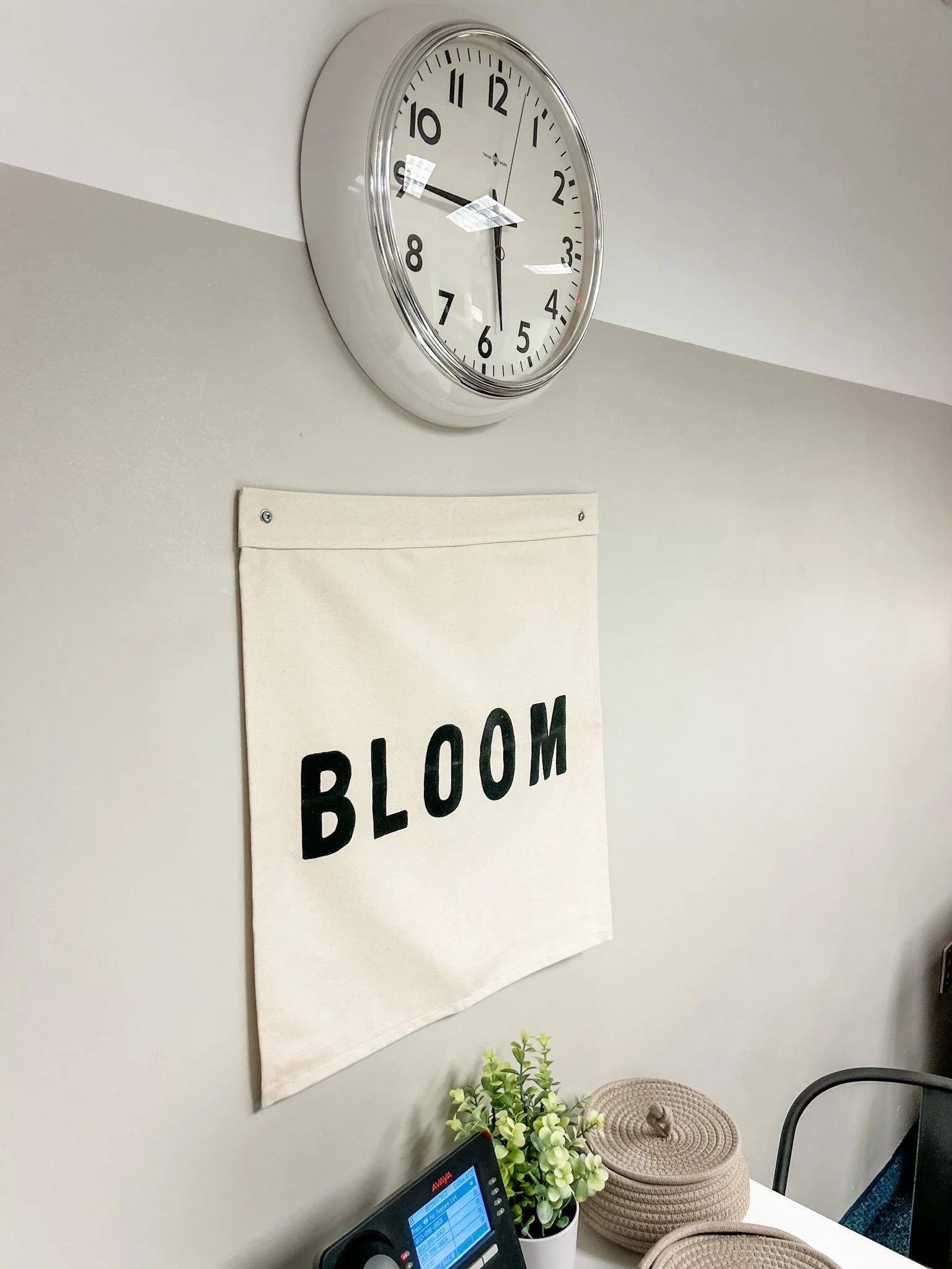 This CarlyJean Flag is a beautiful addition to the spring colored room. Baskets on the table house markers, crayons, and chalk for coloring and entertainment. 