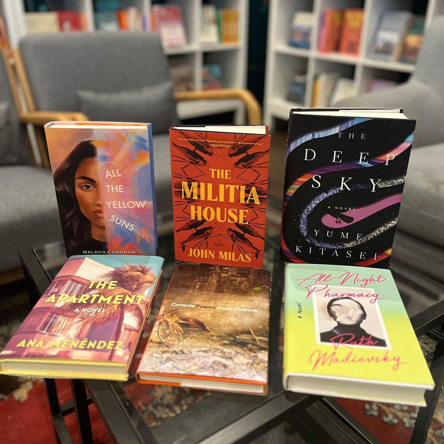 Fresh and recent releases ✨
Congrats to these new new books!

📖 All The Yellow Suns - Malavika Kannan
A coming-of-age story about a queer Indian American girl exploring activism and identity through art. (Hint hint: catch her at Zeppelin Books in Se